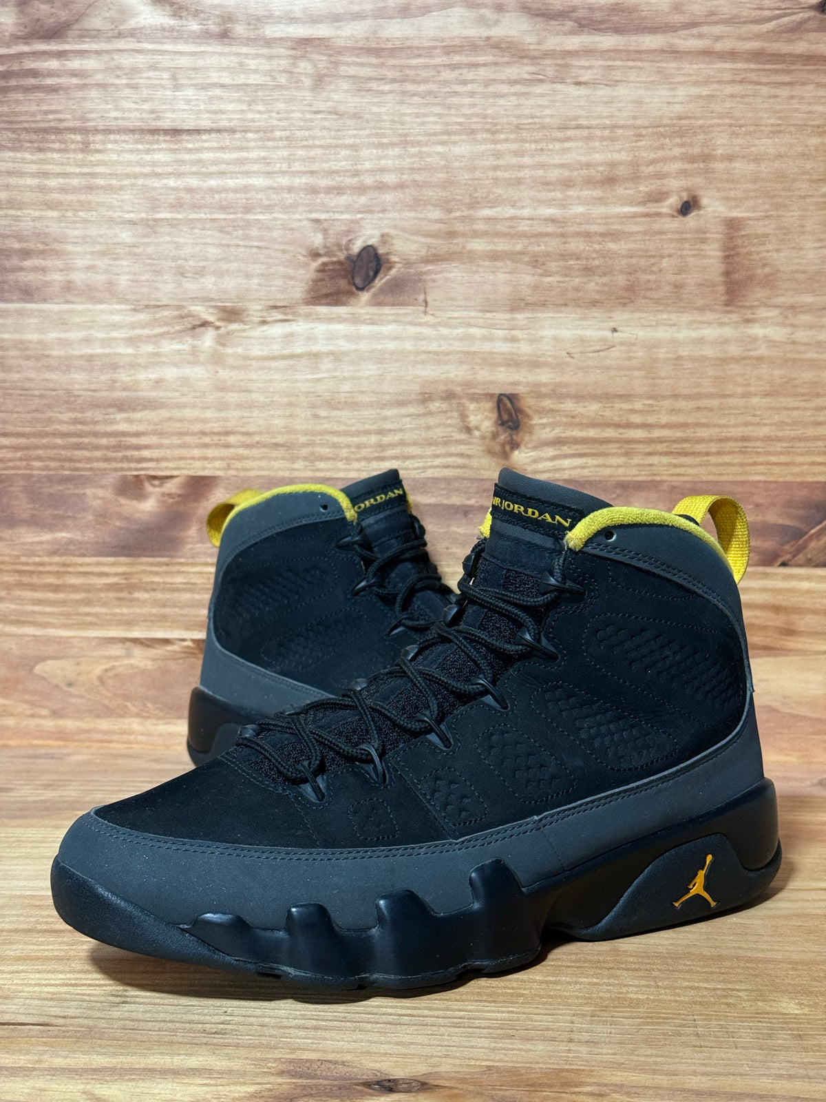 Jordan 9 Retro Dark Charcoal University Gold