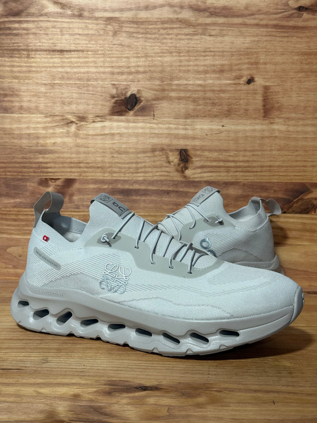 On Running Cloudtilt Loewe Sand