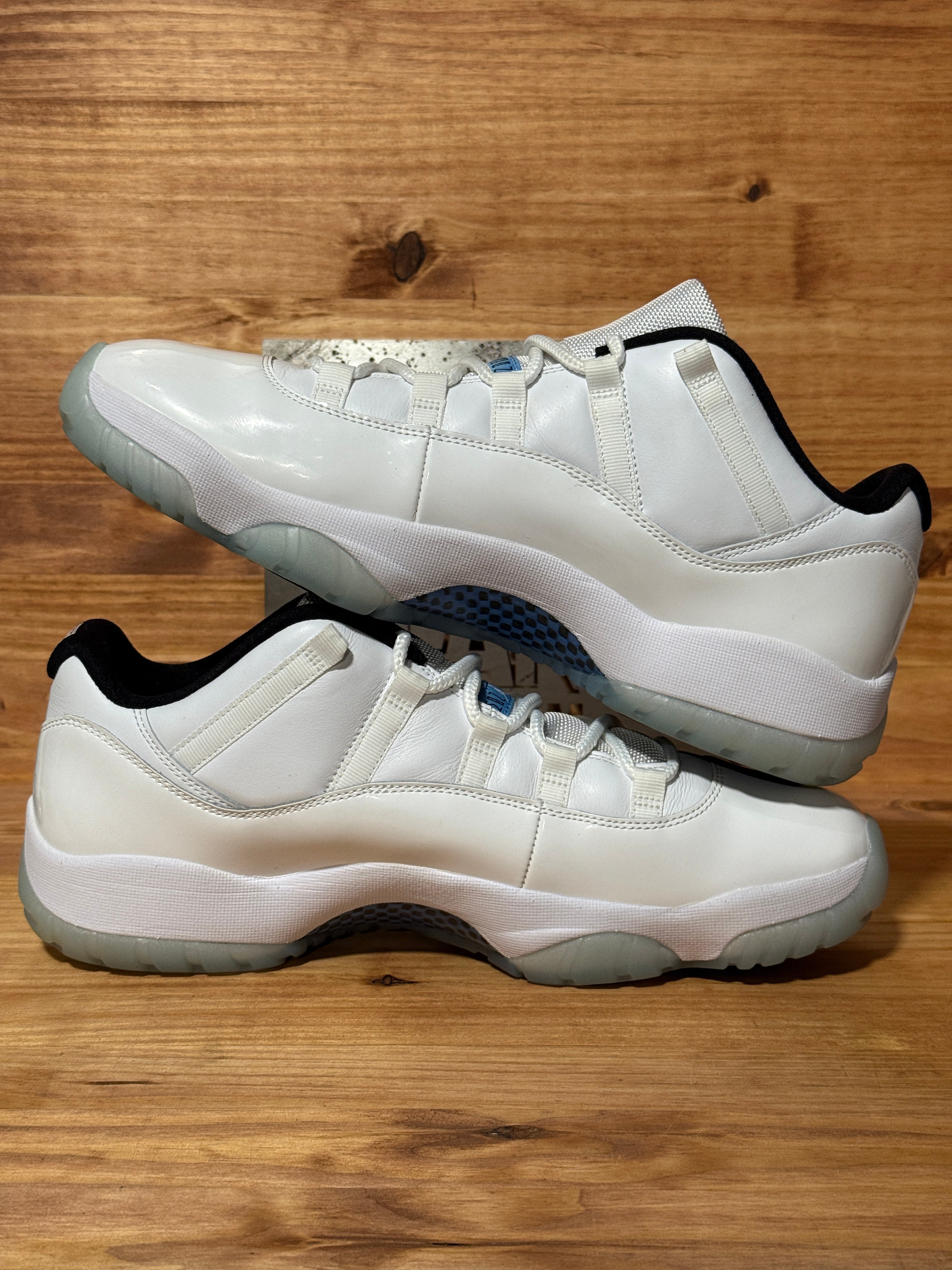 Jordan 11 Retro Low Legend Blue