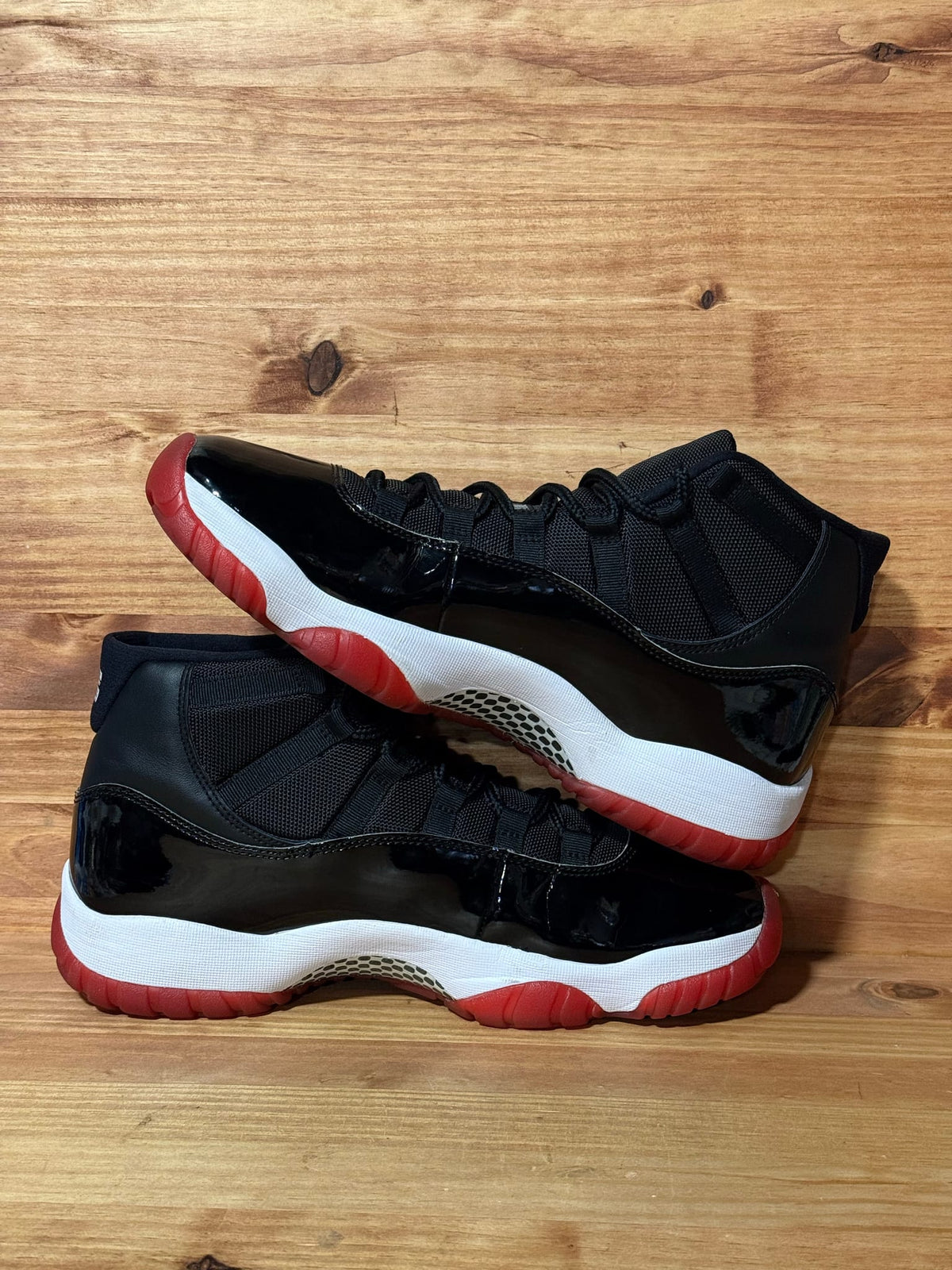 Jordan 11 Retro Playoffs Bred (2019) - Size 11.5