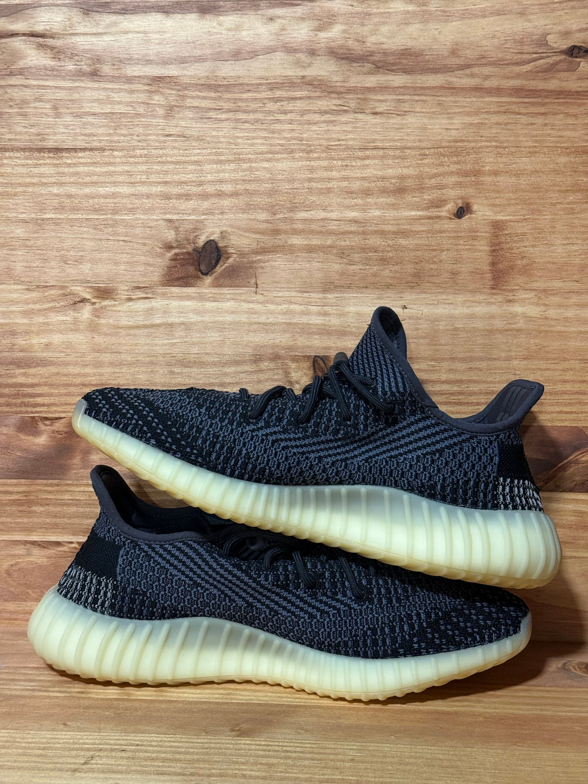 adidas Yeezy Boost 350 V2 Carbon