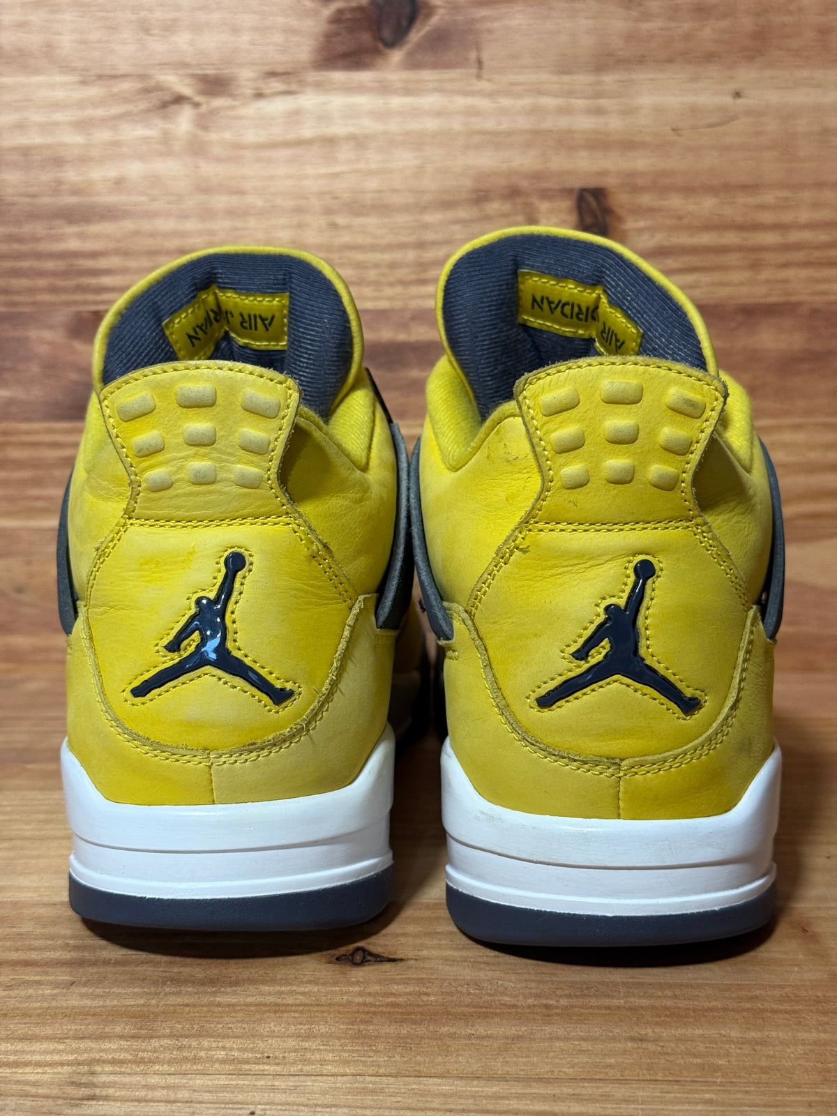 Jordan 4 Retro Lightning (2021)