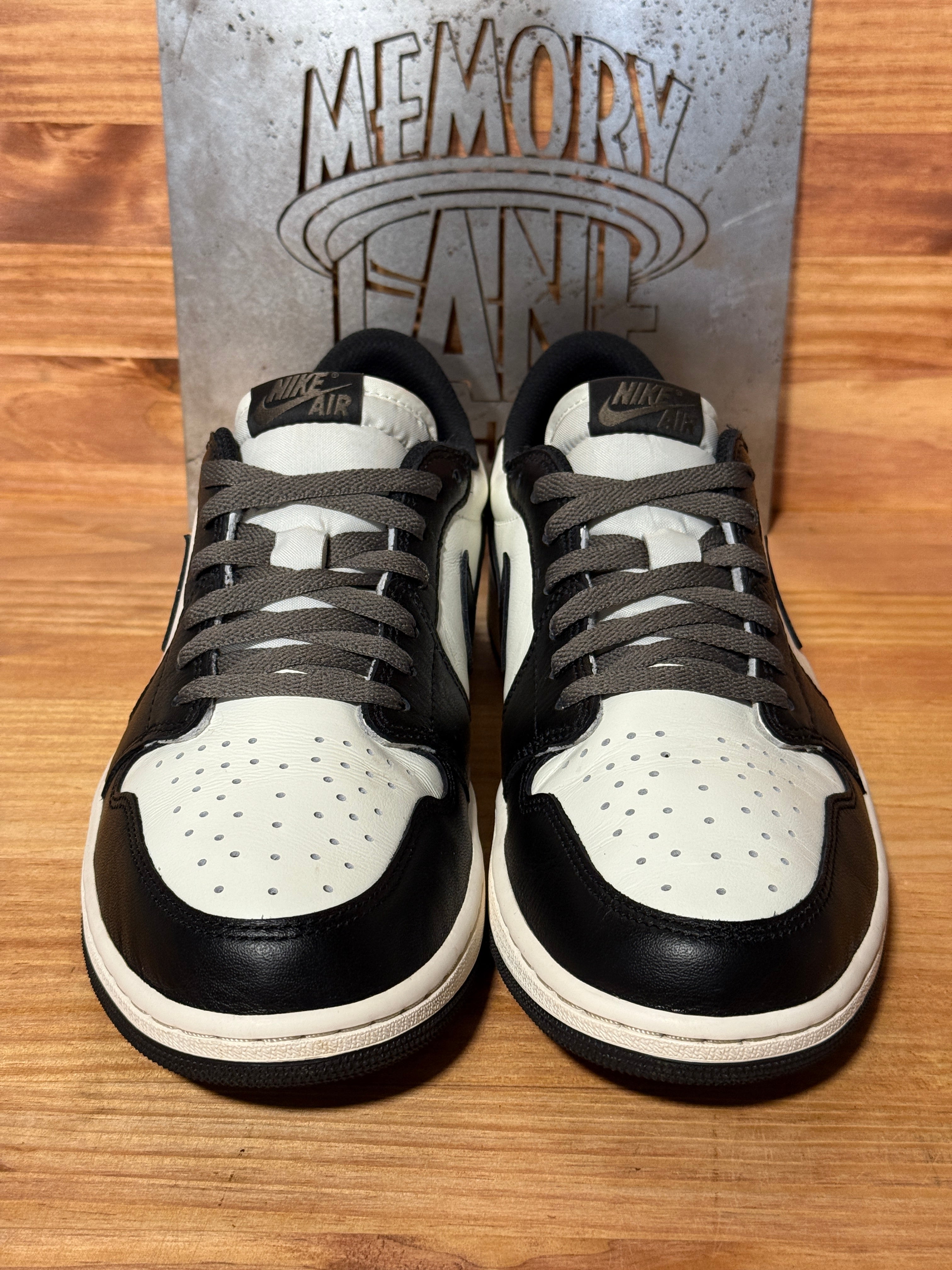 Jordan 1 Retro Low OG Mocha
