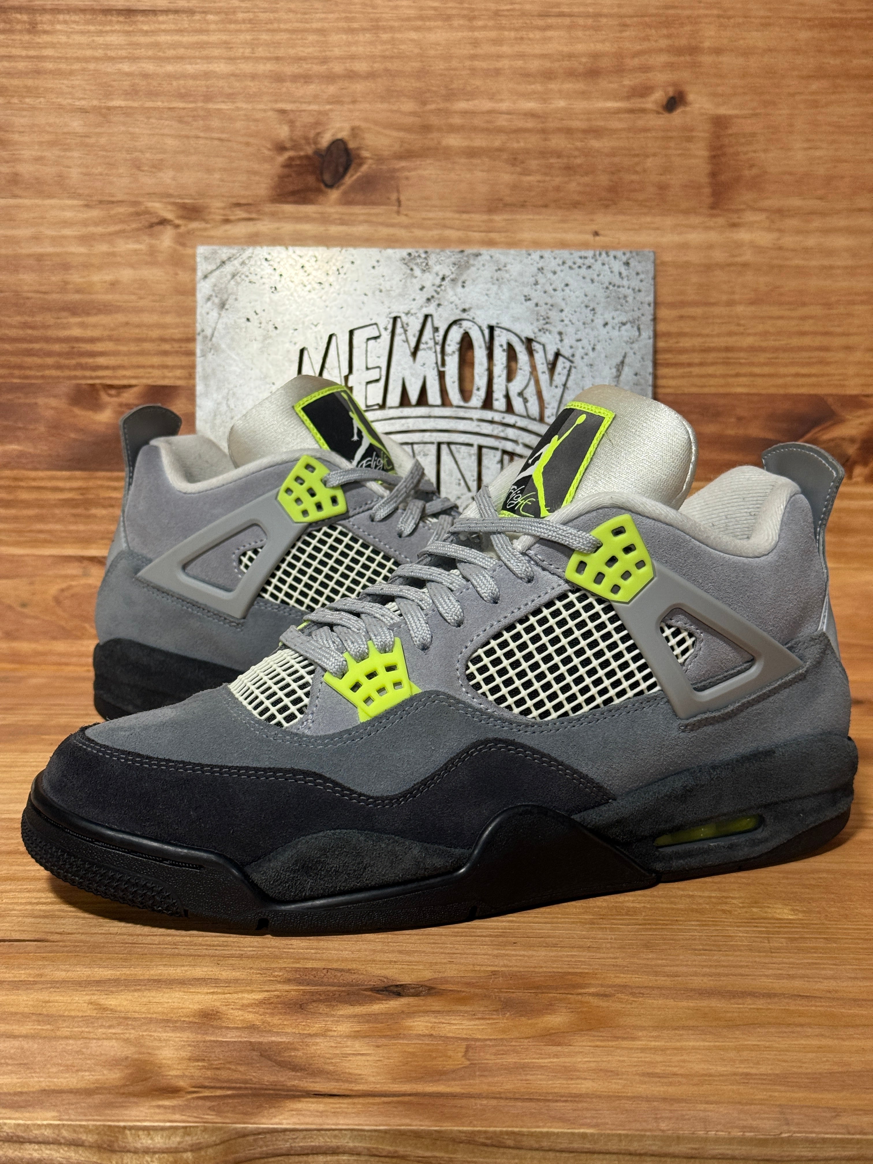 Jordan 4 Retro SE 95 Neon