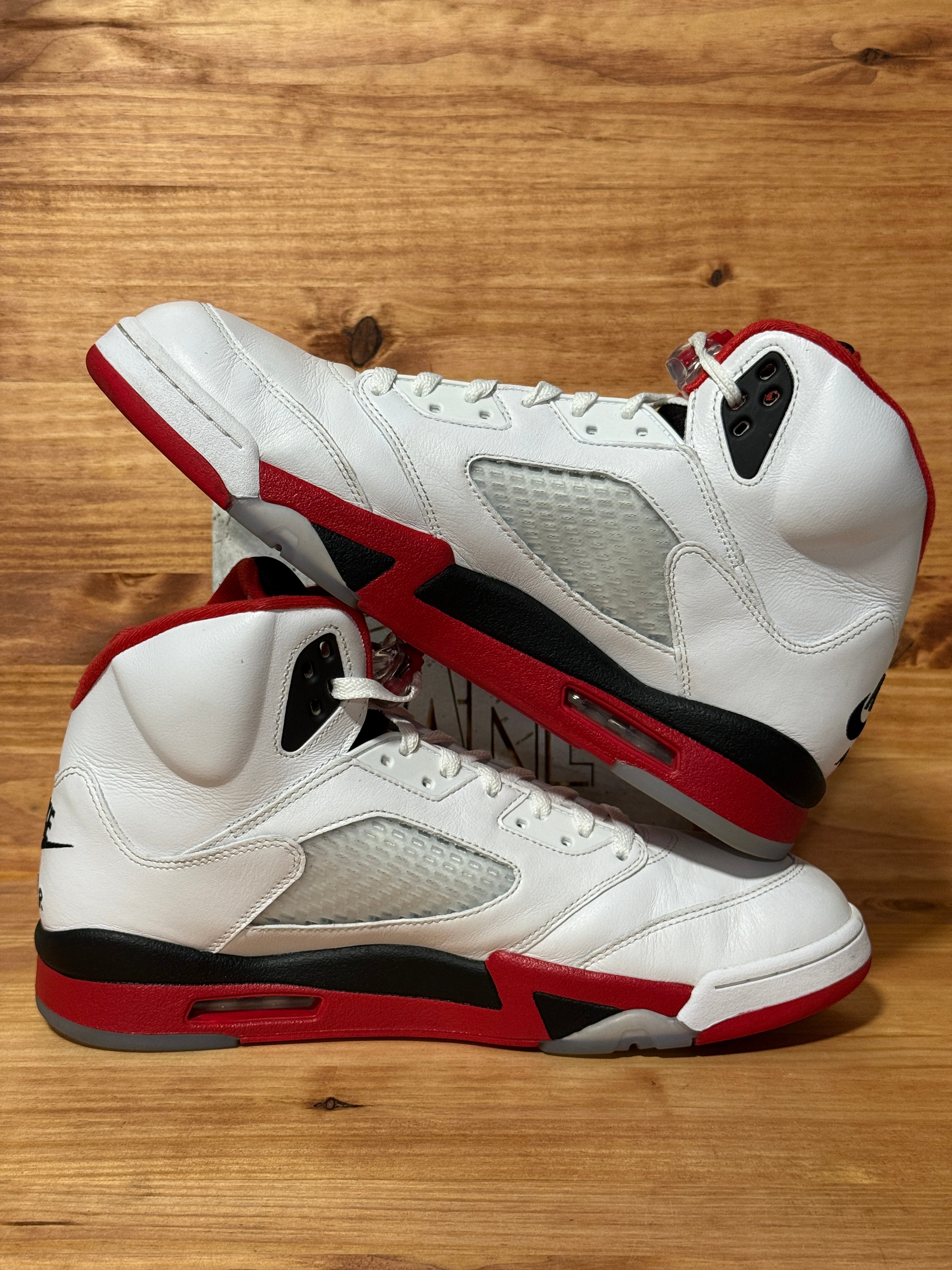 Jordan 5 Retro Fire Red Black Tongue (2025)