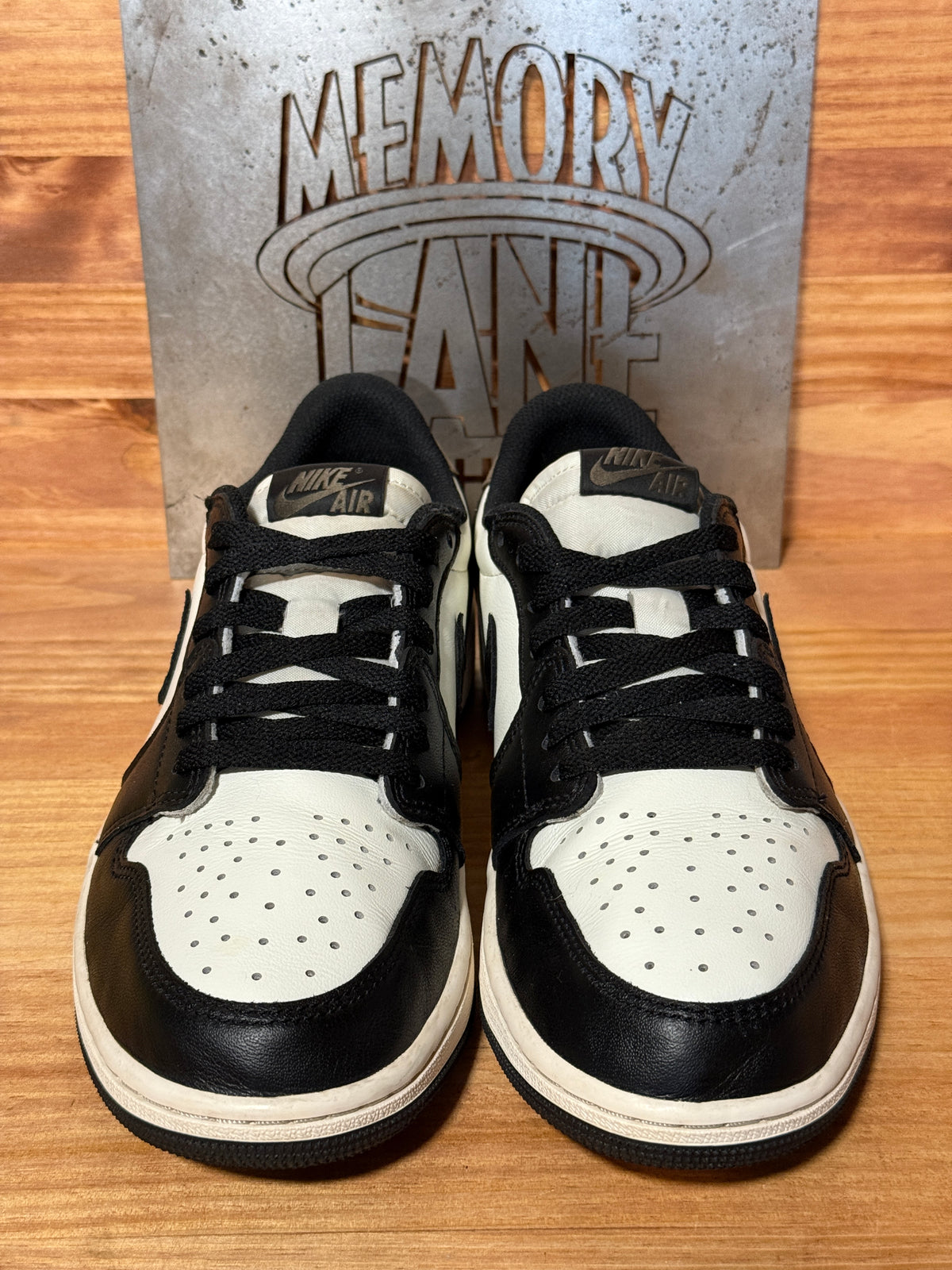 Jordan 1 Retro Low OG Mocha