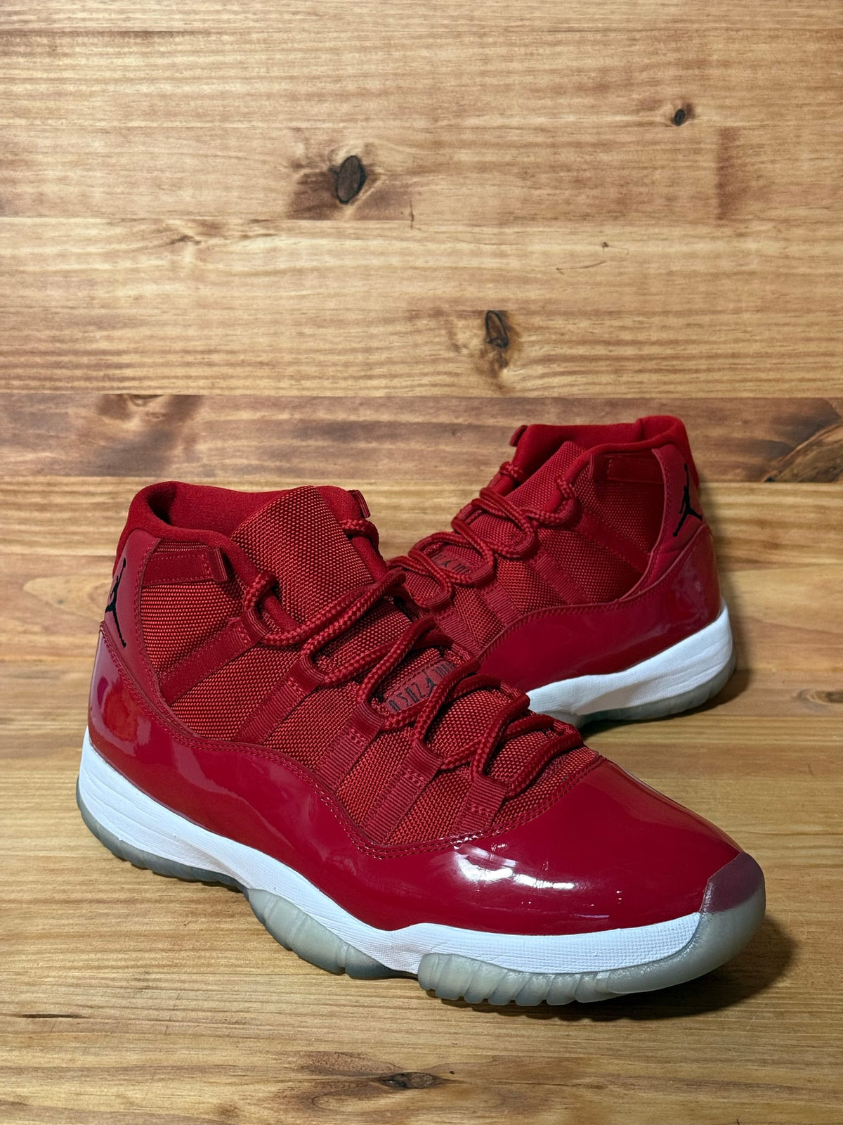 Jordan 11 Retro Win Like 96 - Size 10.5