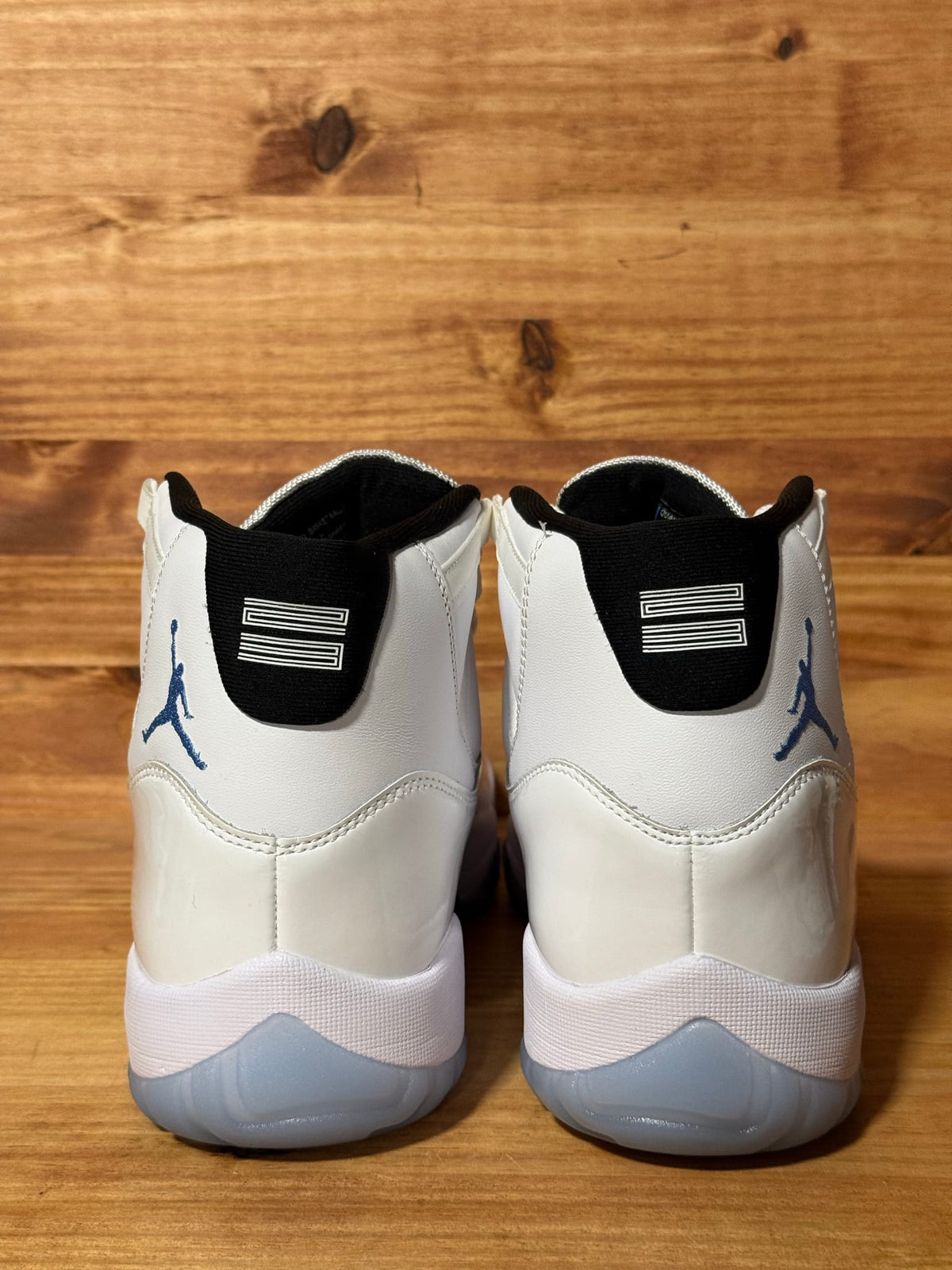 Jordan 11 Retro Legend Blue (2024) - Size 12