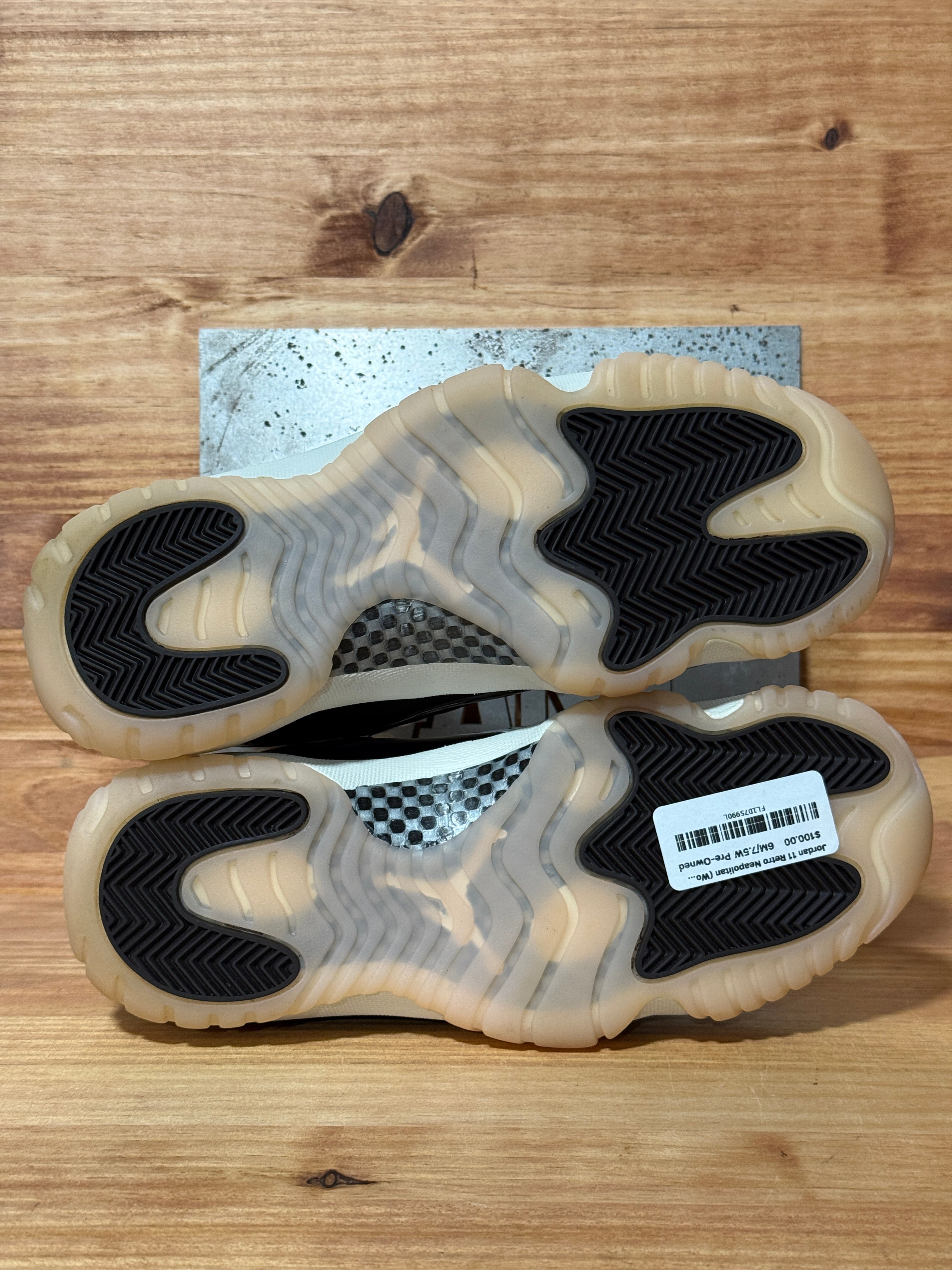 Jordan 11 Retro Neapolitan (Women's)