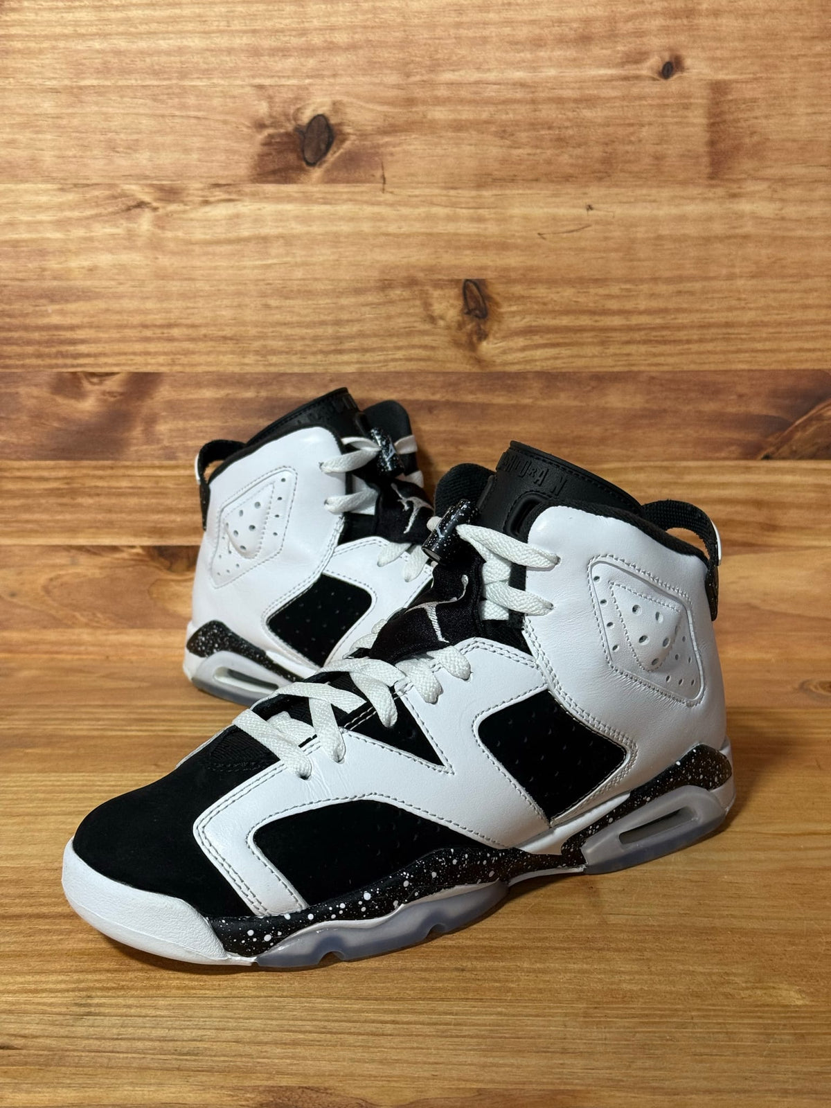 Jordan 6 Retro Oreo (2026) (GS) - Size 7Y