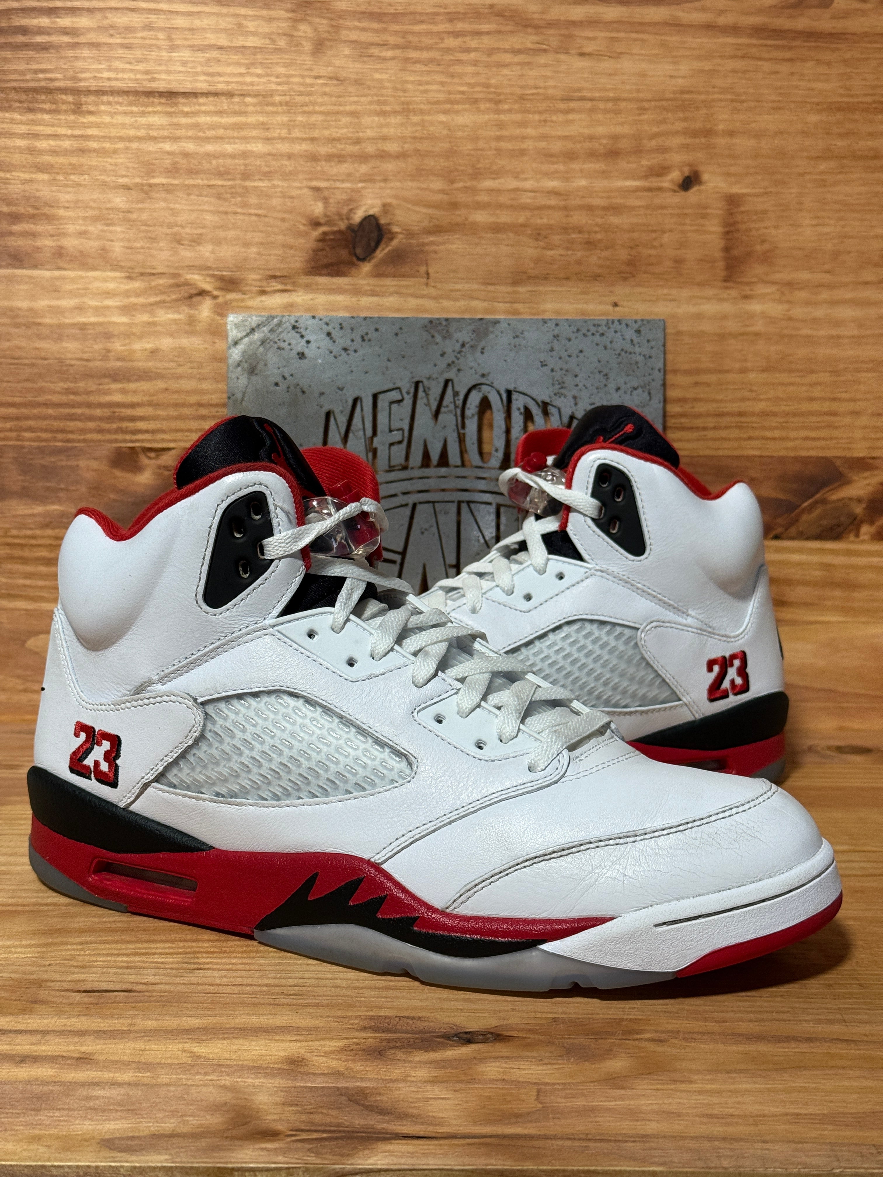 Jordan 5 Retro Fire Red Black Tongue (2025)