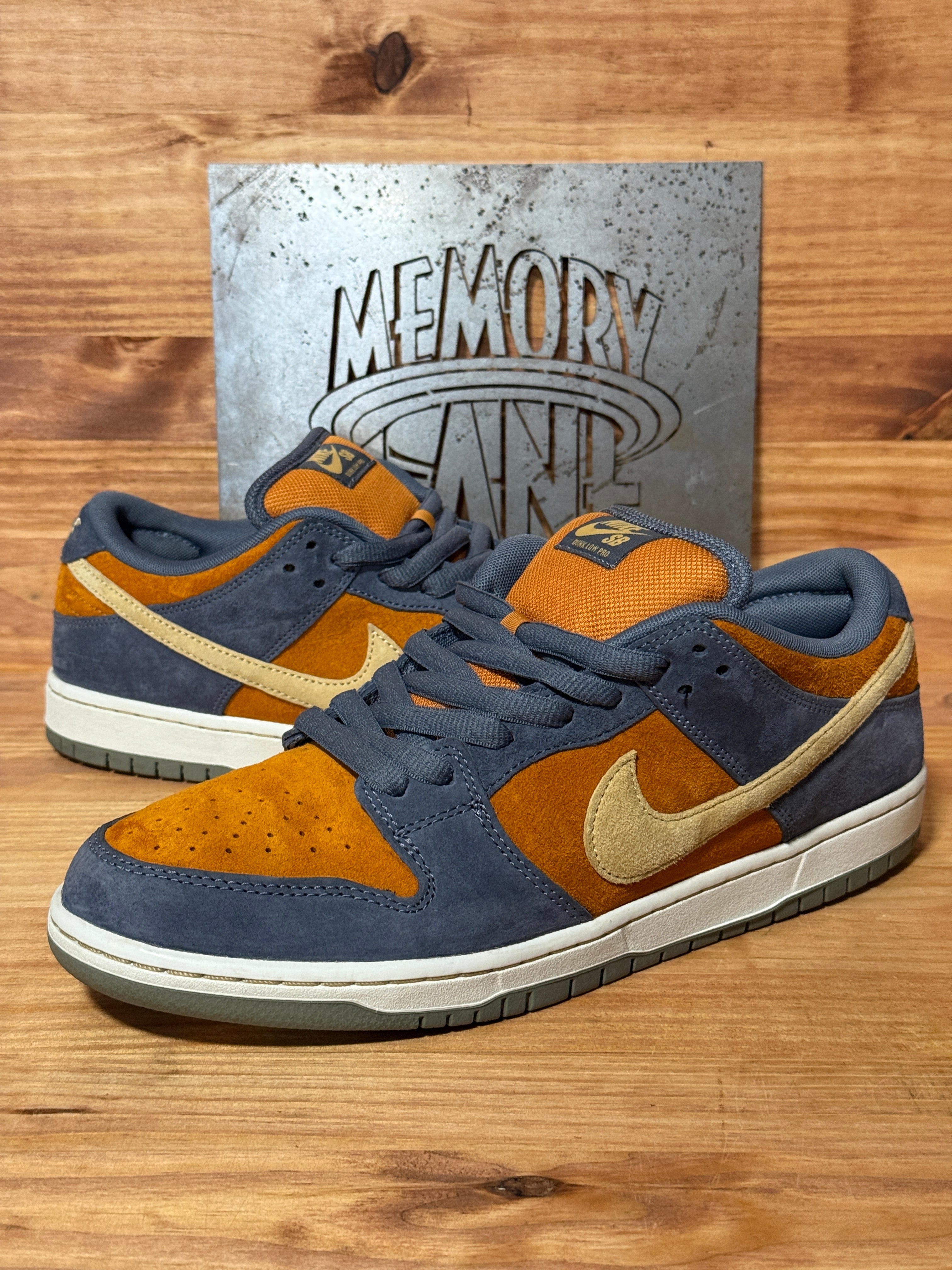 Nike SB Dunk Low Light Carbon Monarch