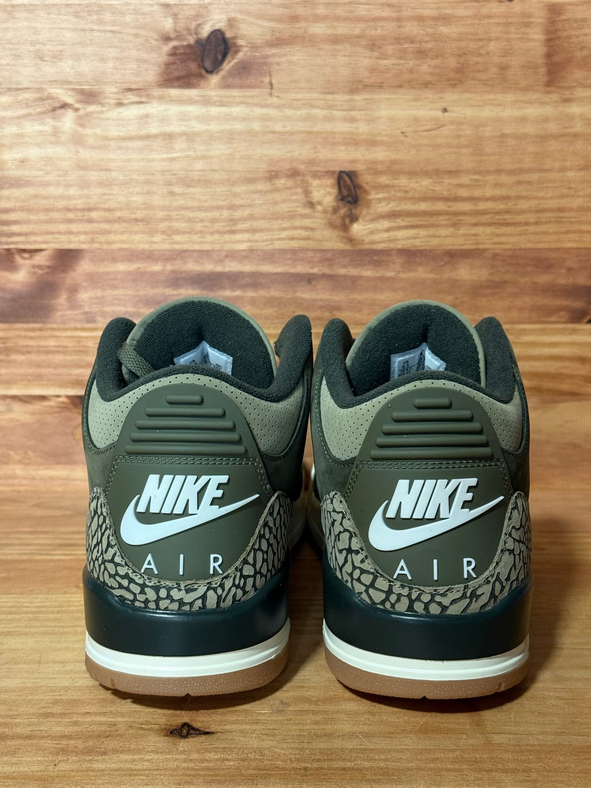 Jordan 3 Retro Family Affair - Size 9.5
