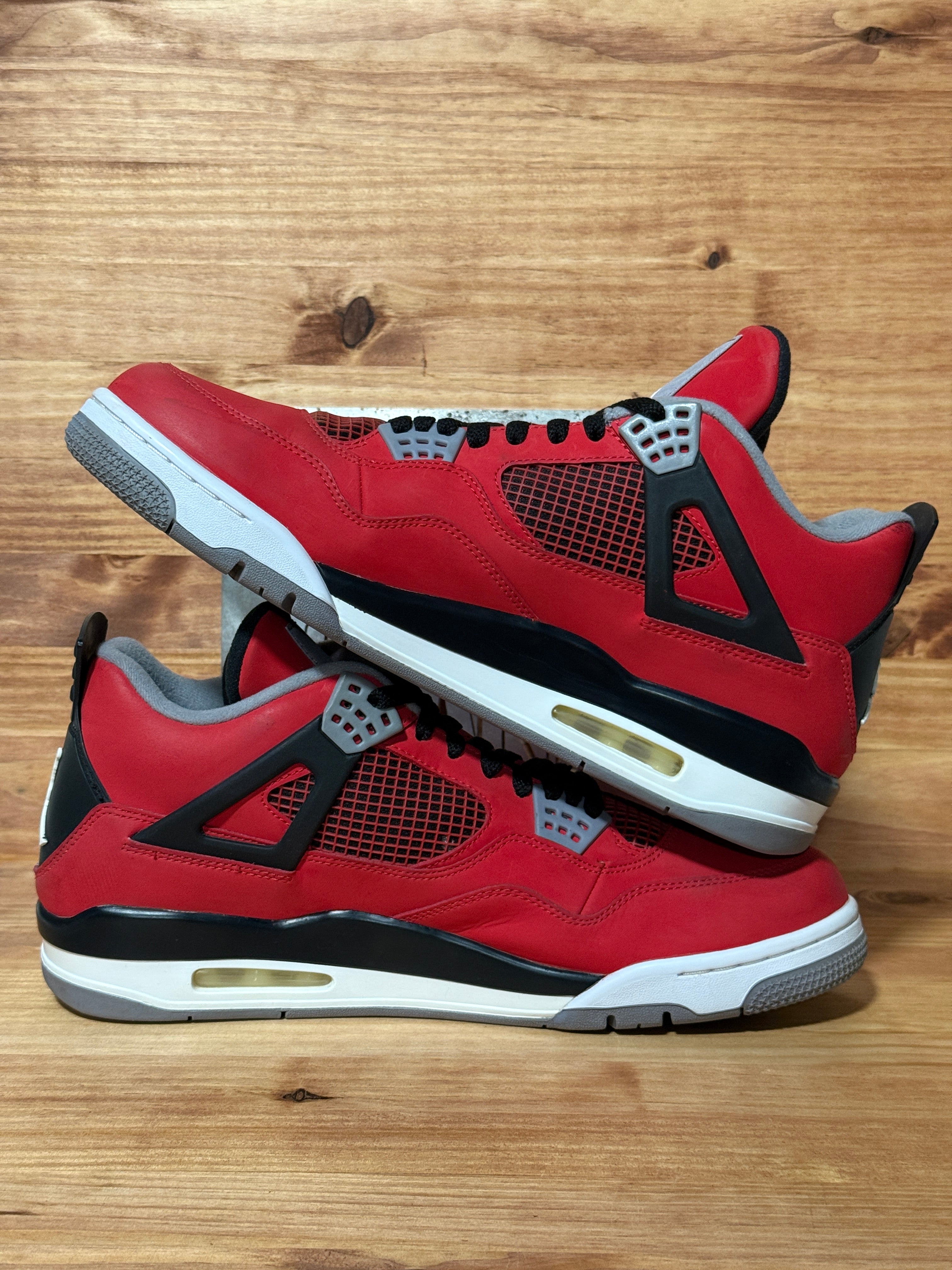 Jordan 4 Retro Toro Bravo (2013)
