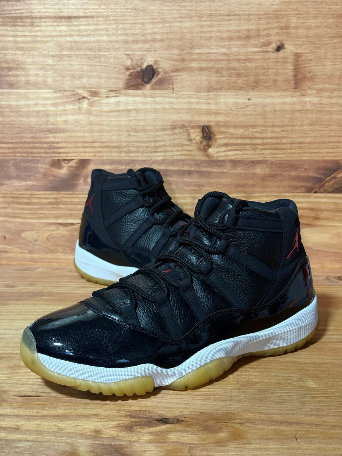 Jordan 11 Retro 72-10 - Size 11.5
