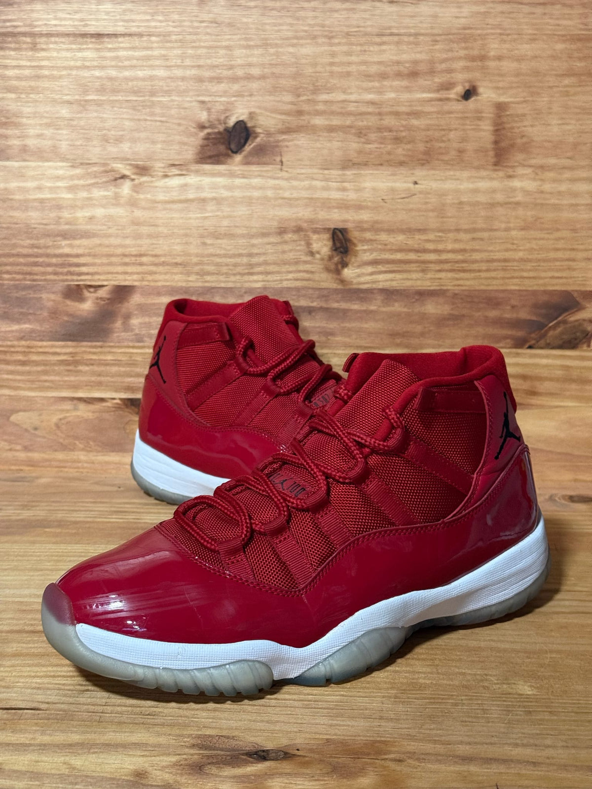 Jordan 11 Retro Win Like 96 - Size 10.5