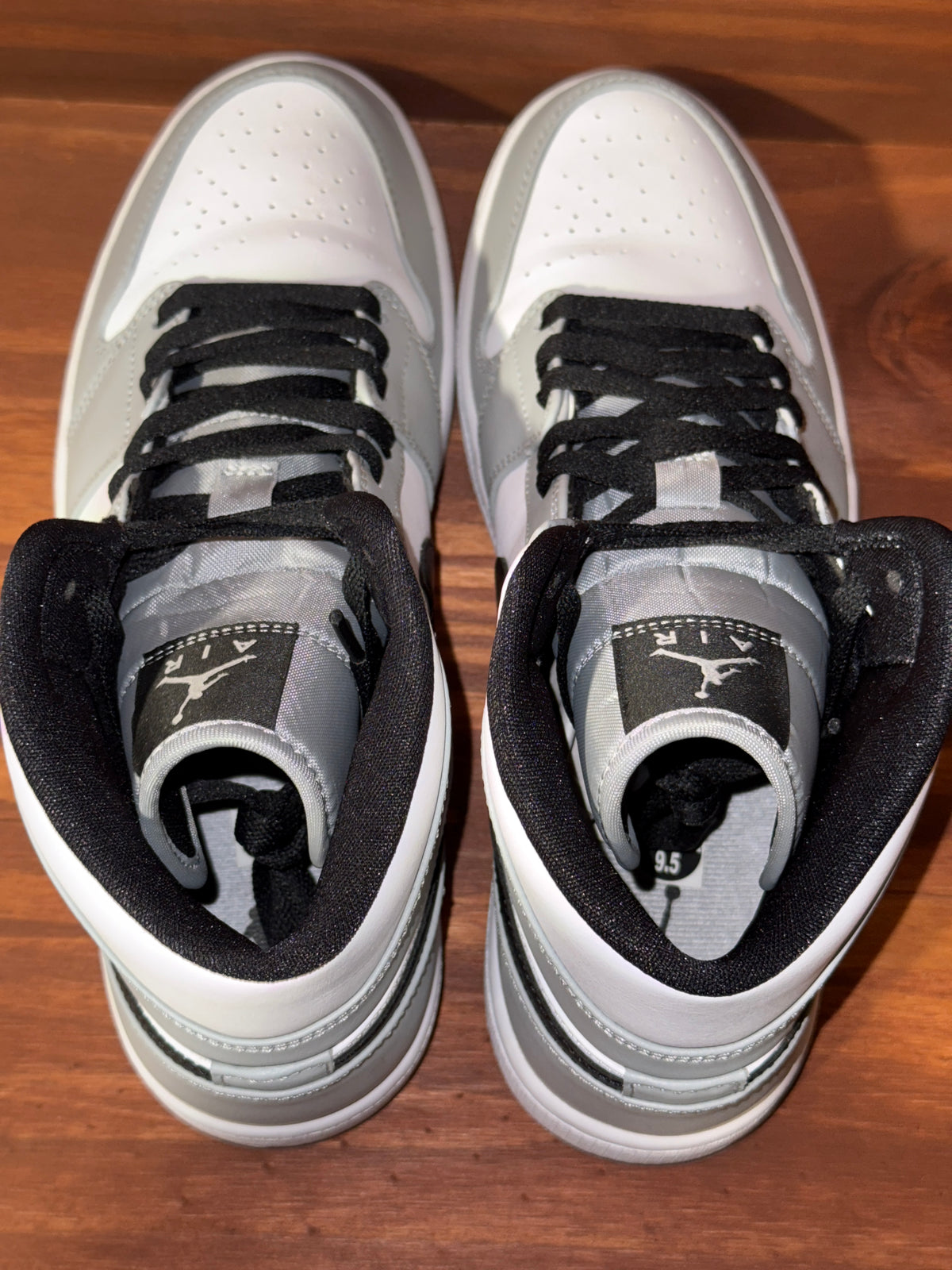 Jordan 1 Mid Light Smoke Grey