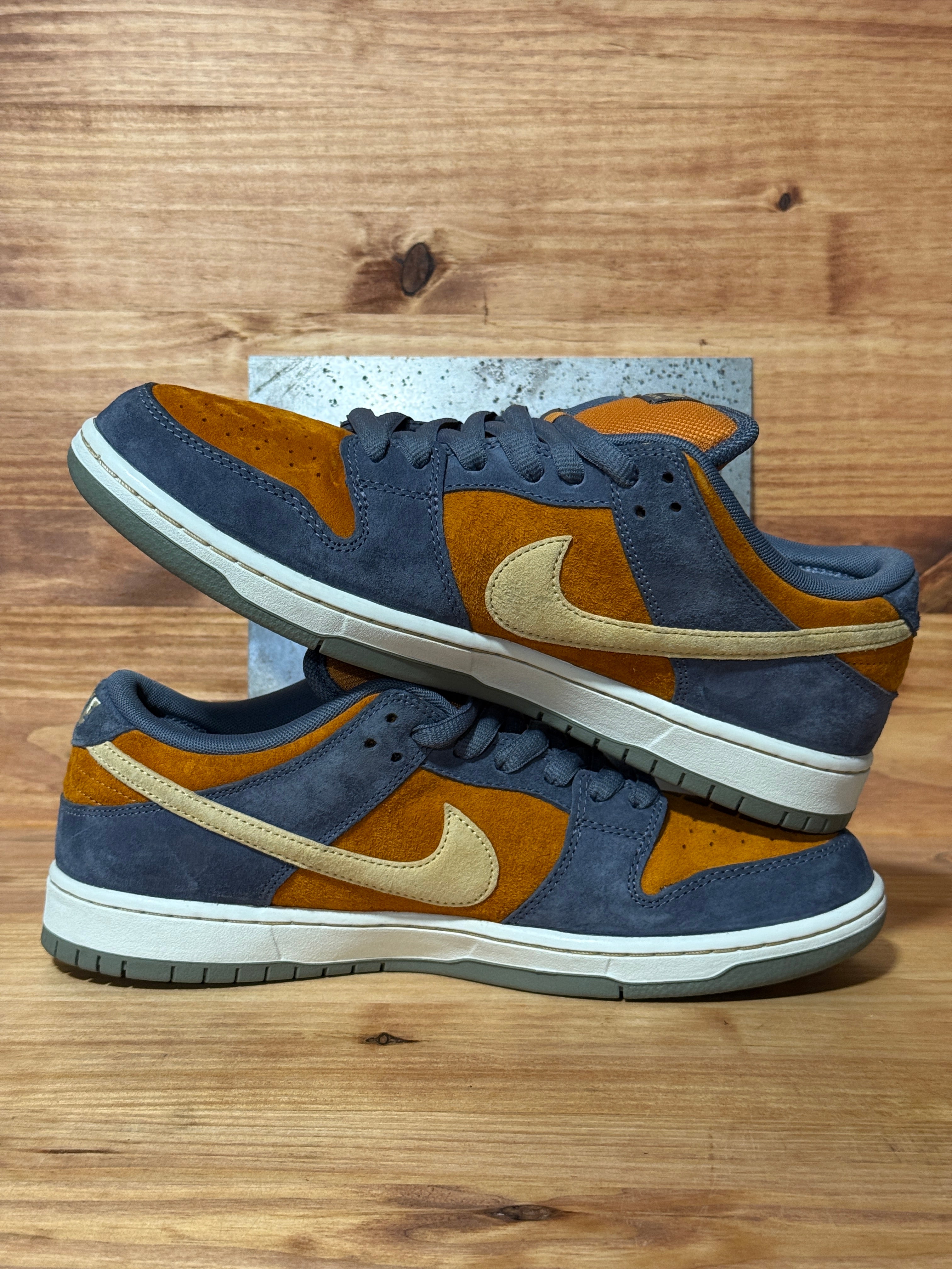 Nike SB Dunk Low Light Carbon Monarch