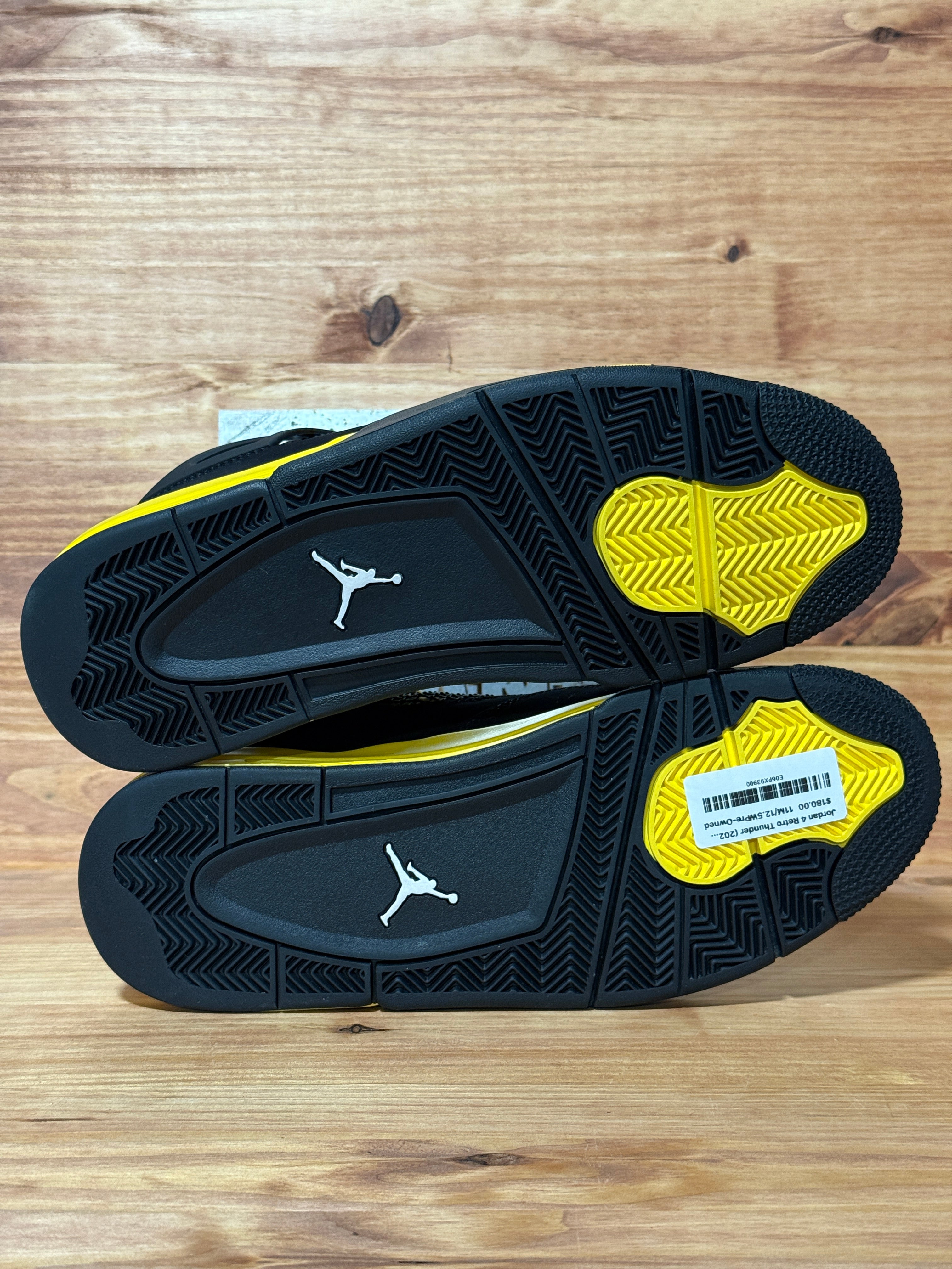 Jordan 4 Retro Thunder (2023)
