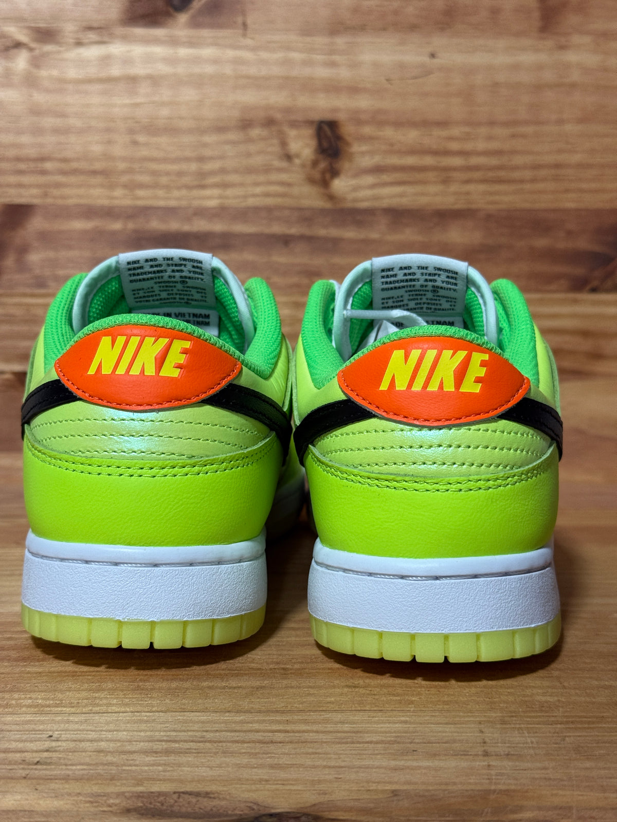 Nike Dunk Low SE Splash Volt