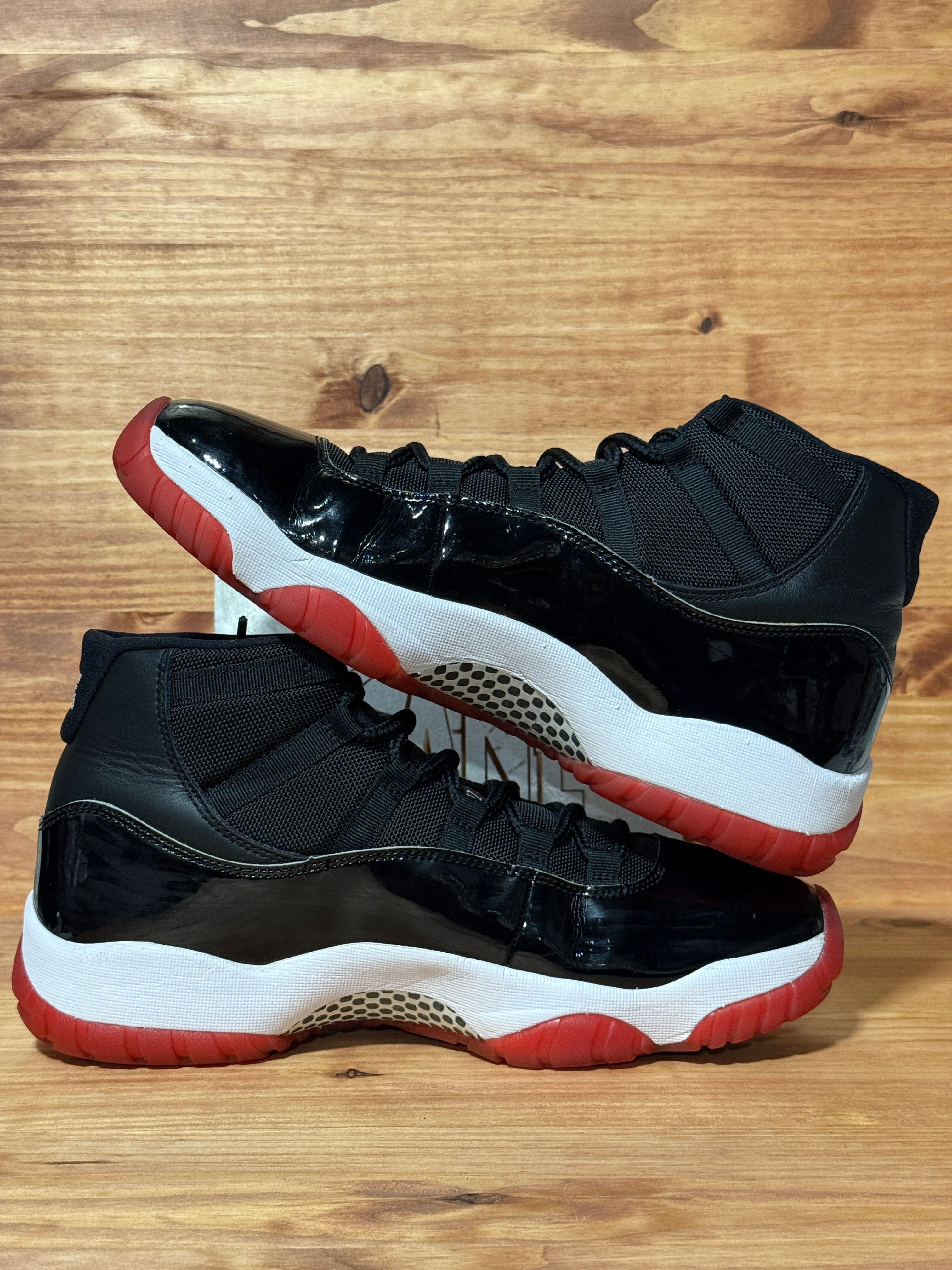 Jordan 11 Retro Playoffs Bred (2019)