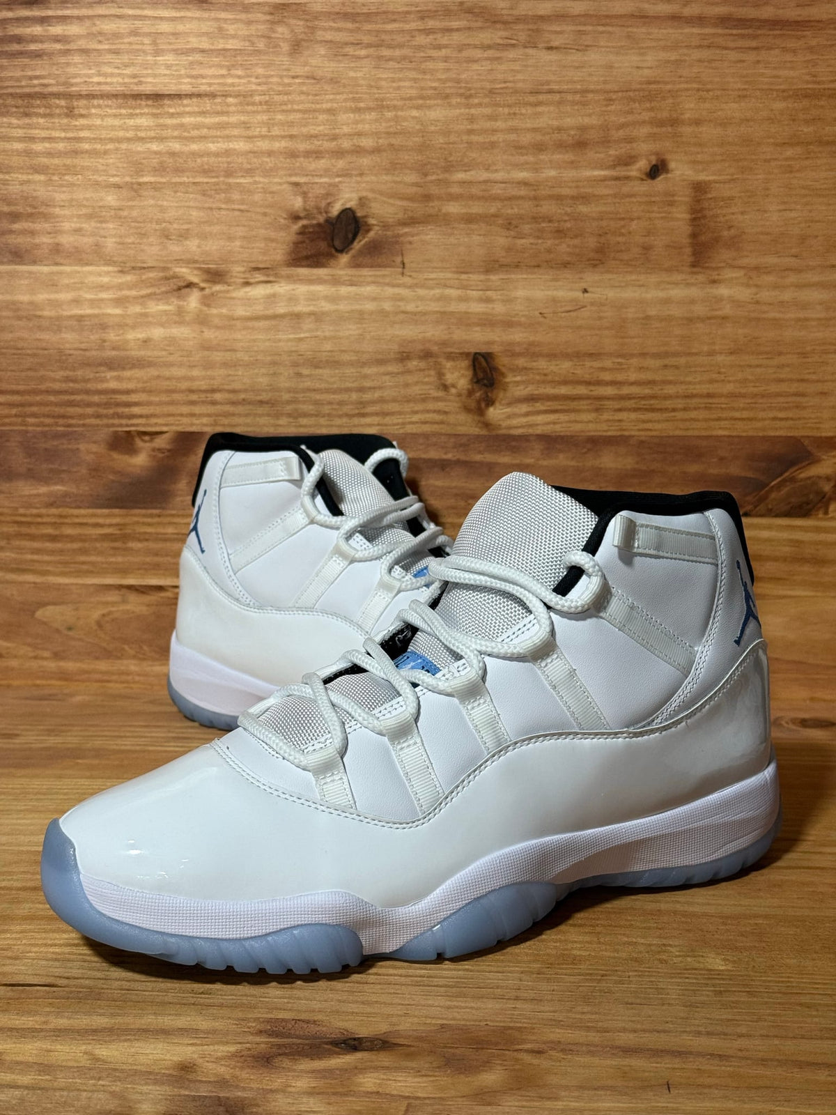 Jordan 11 Retro Legend Blue (2024) - Size 12
