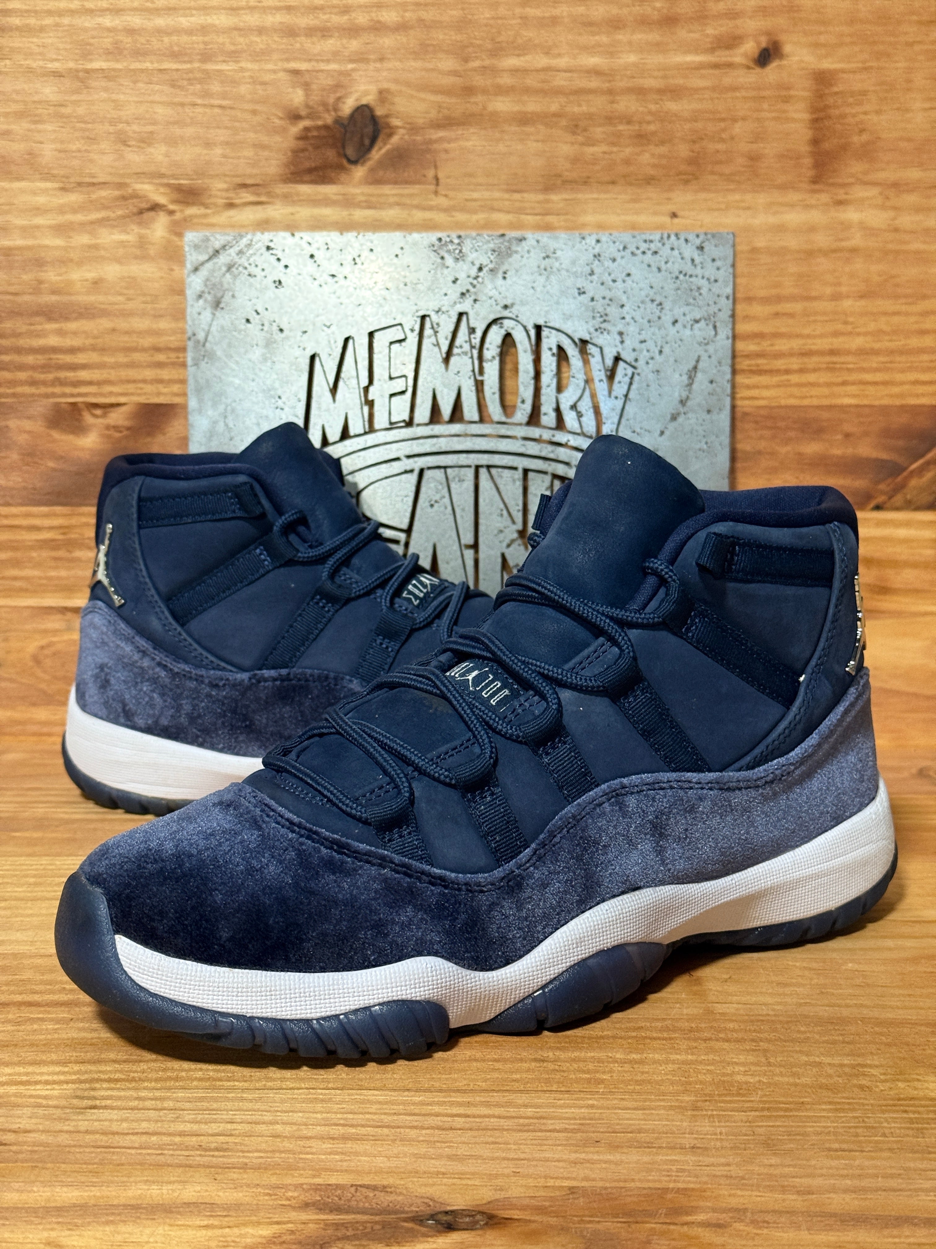 Jordan 11 Retro Midnight Navy (Women's)