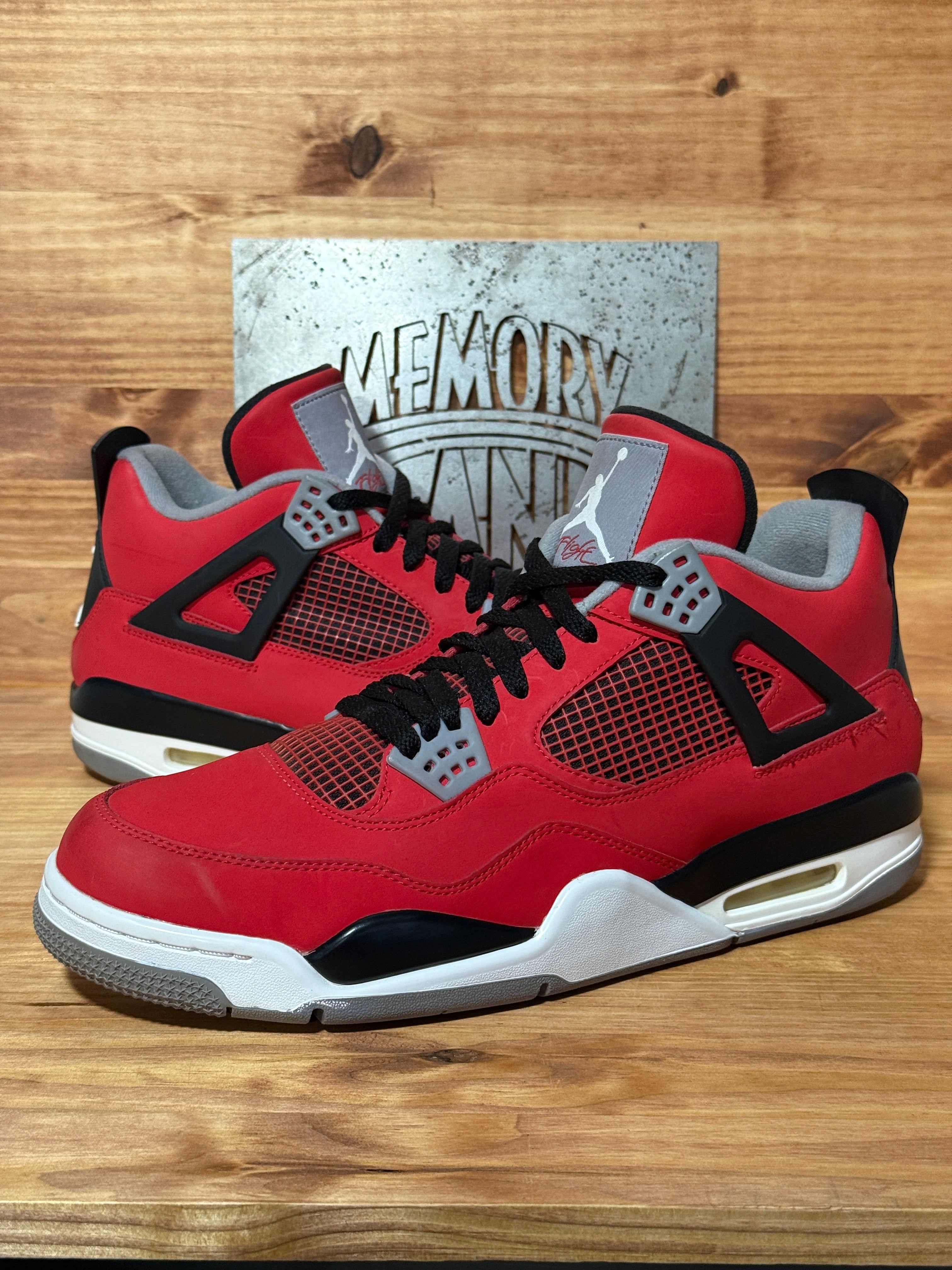 Jordan 4 Retro Toro Bravo (2013)