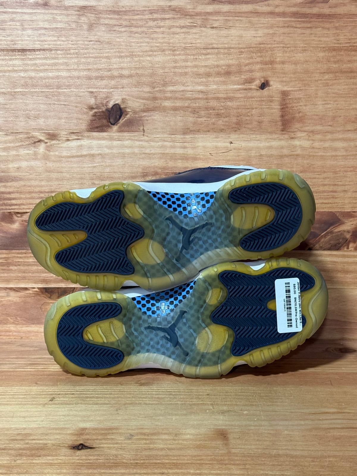 Jordan 11 Retro UNC Win Like 82 - Size 9