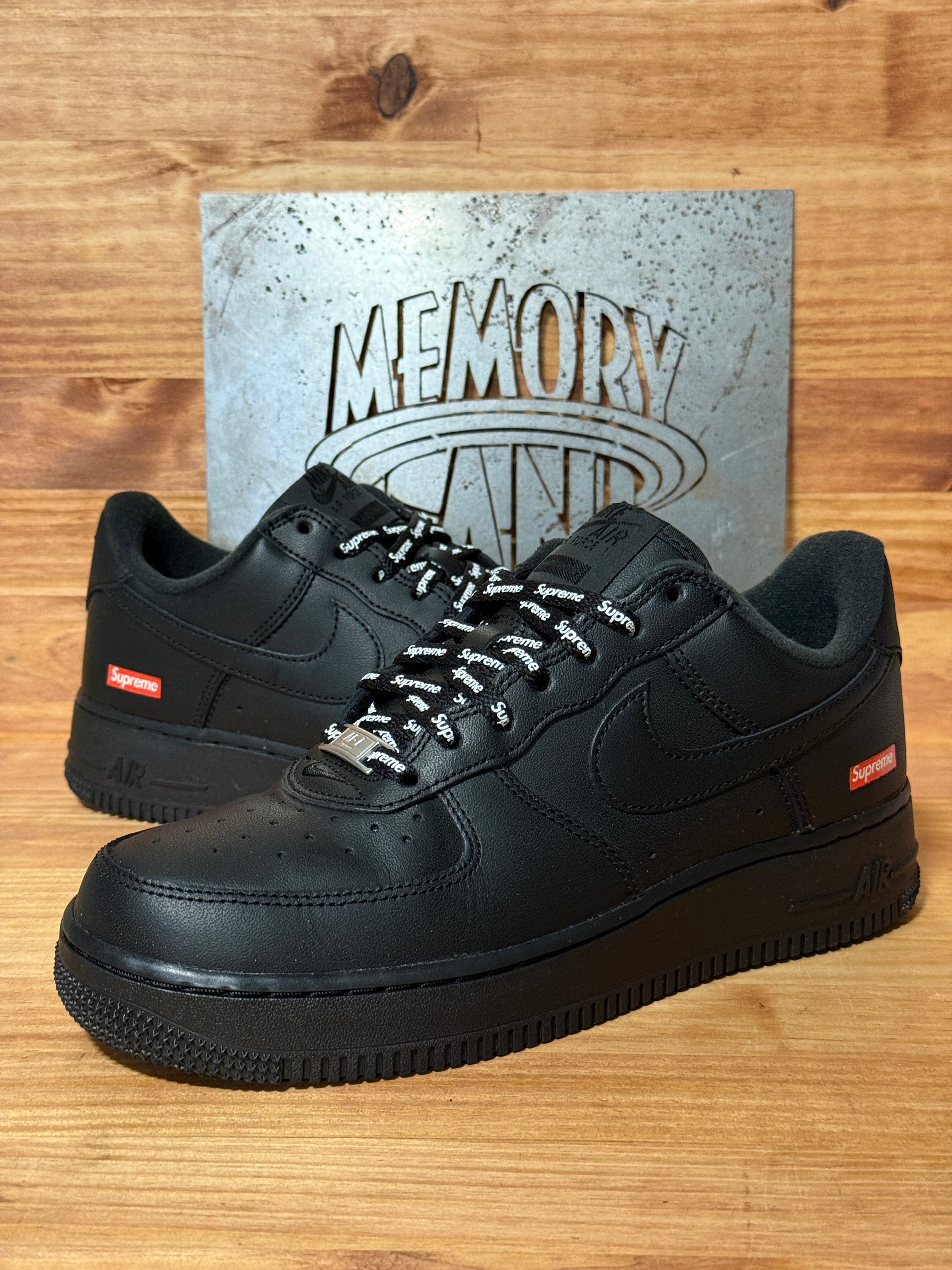 Nike Air Force 1 Low Supreme Black