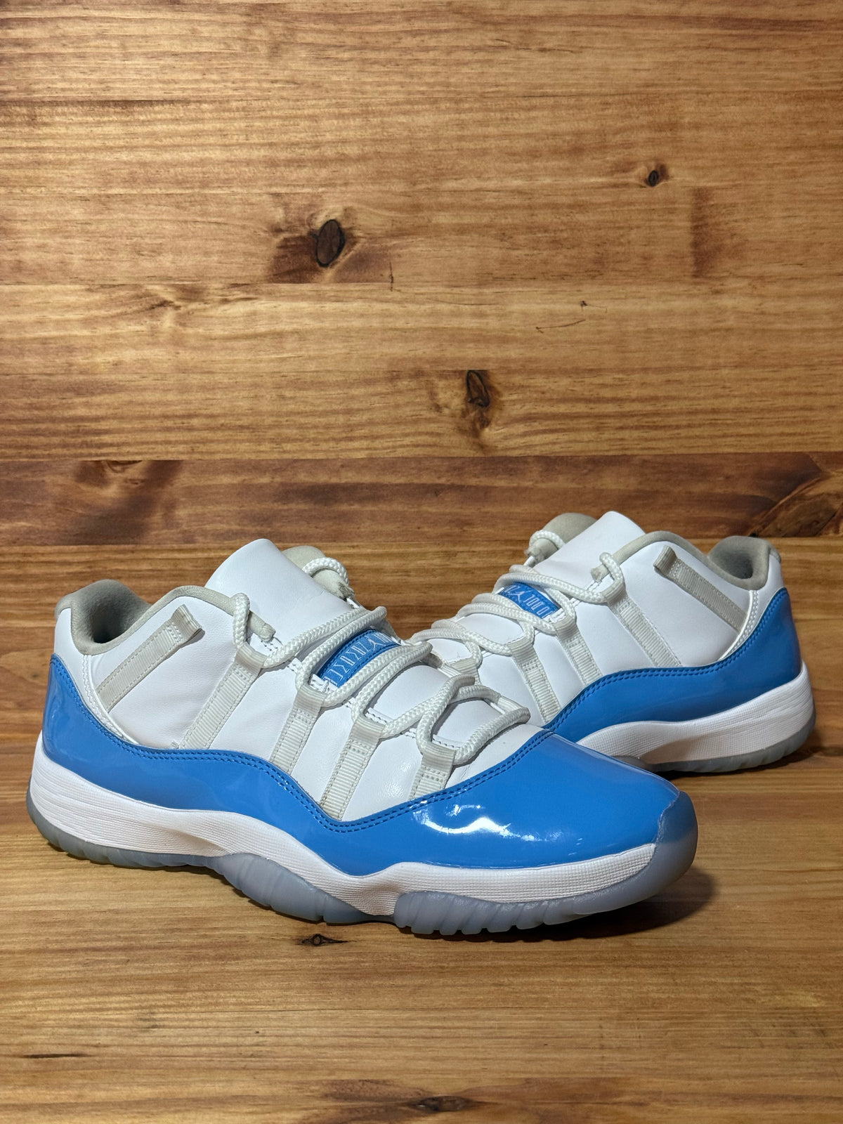 Jordan 11 Retro Low University Blue (2026)