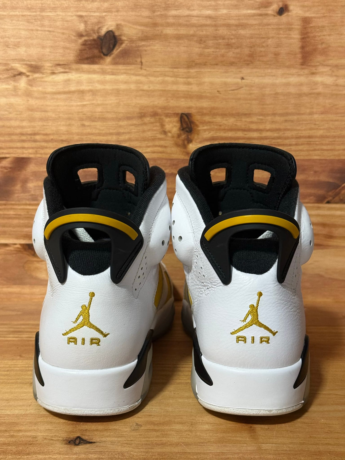 Jordan 6 Retro Yellow Ochre - Size 8.5
