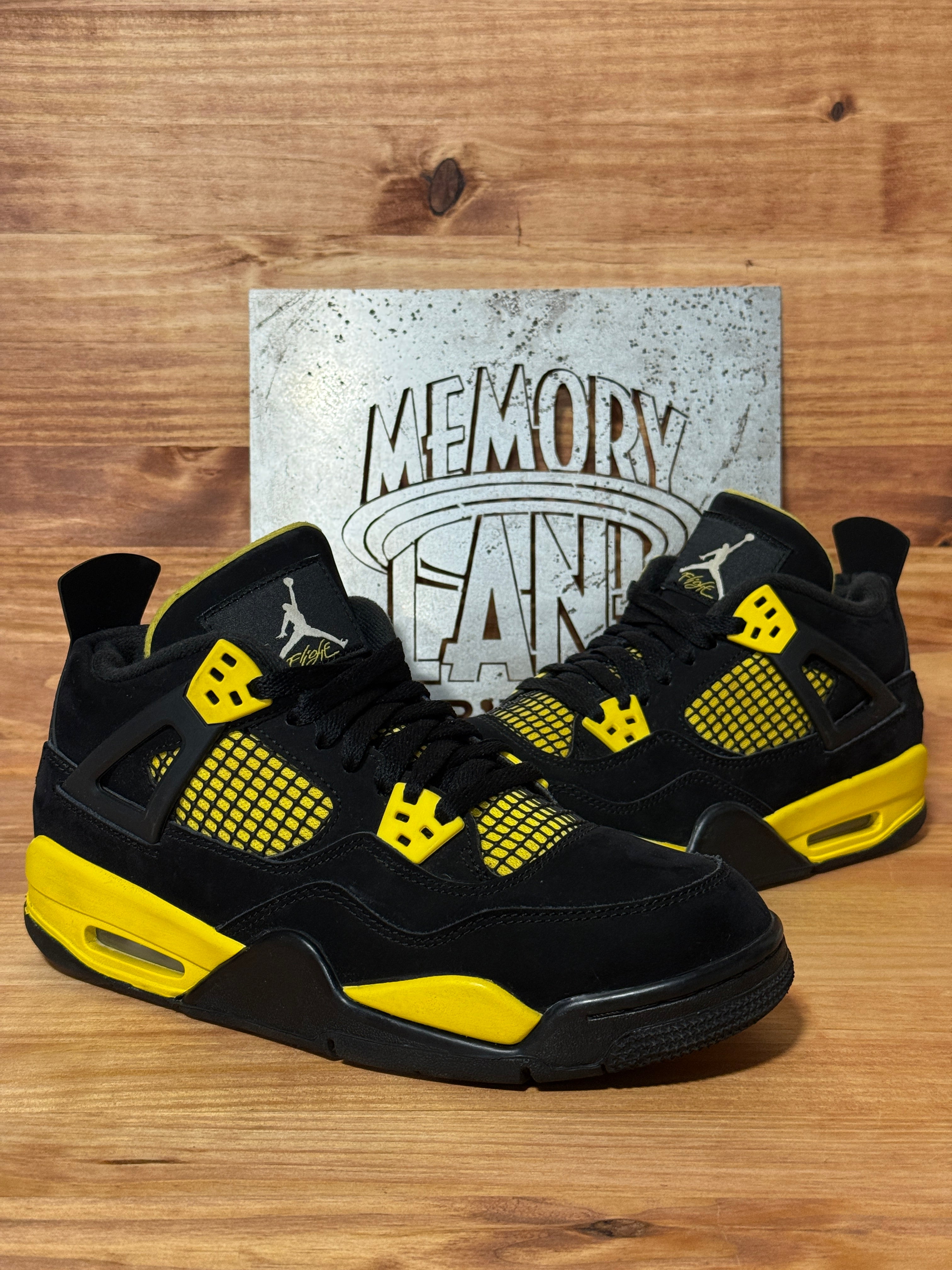 Jordan 4 Retro Thunder (2023) (GS)