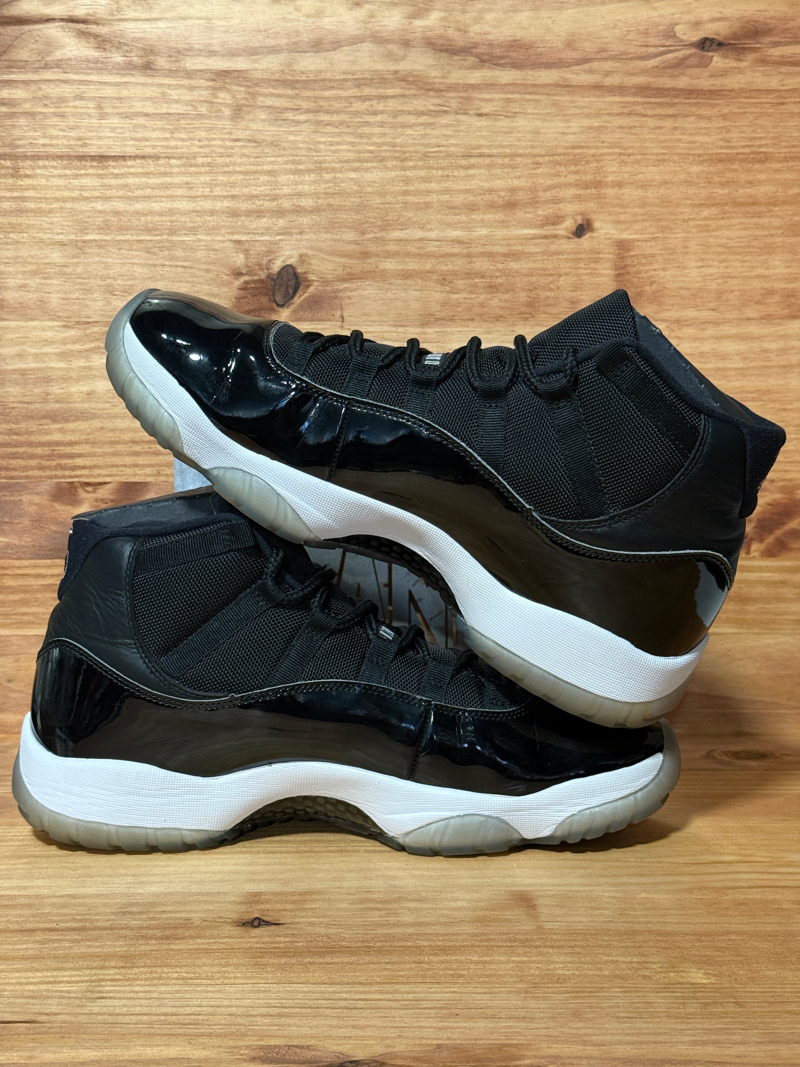 Jordan 11 Retro Space Jam (2016)