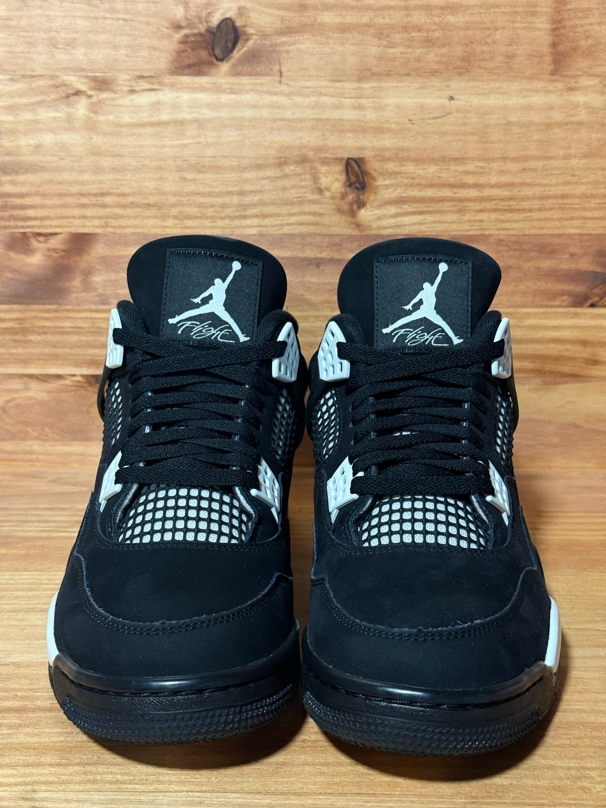 Jordan 4 Retro White Thunder