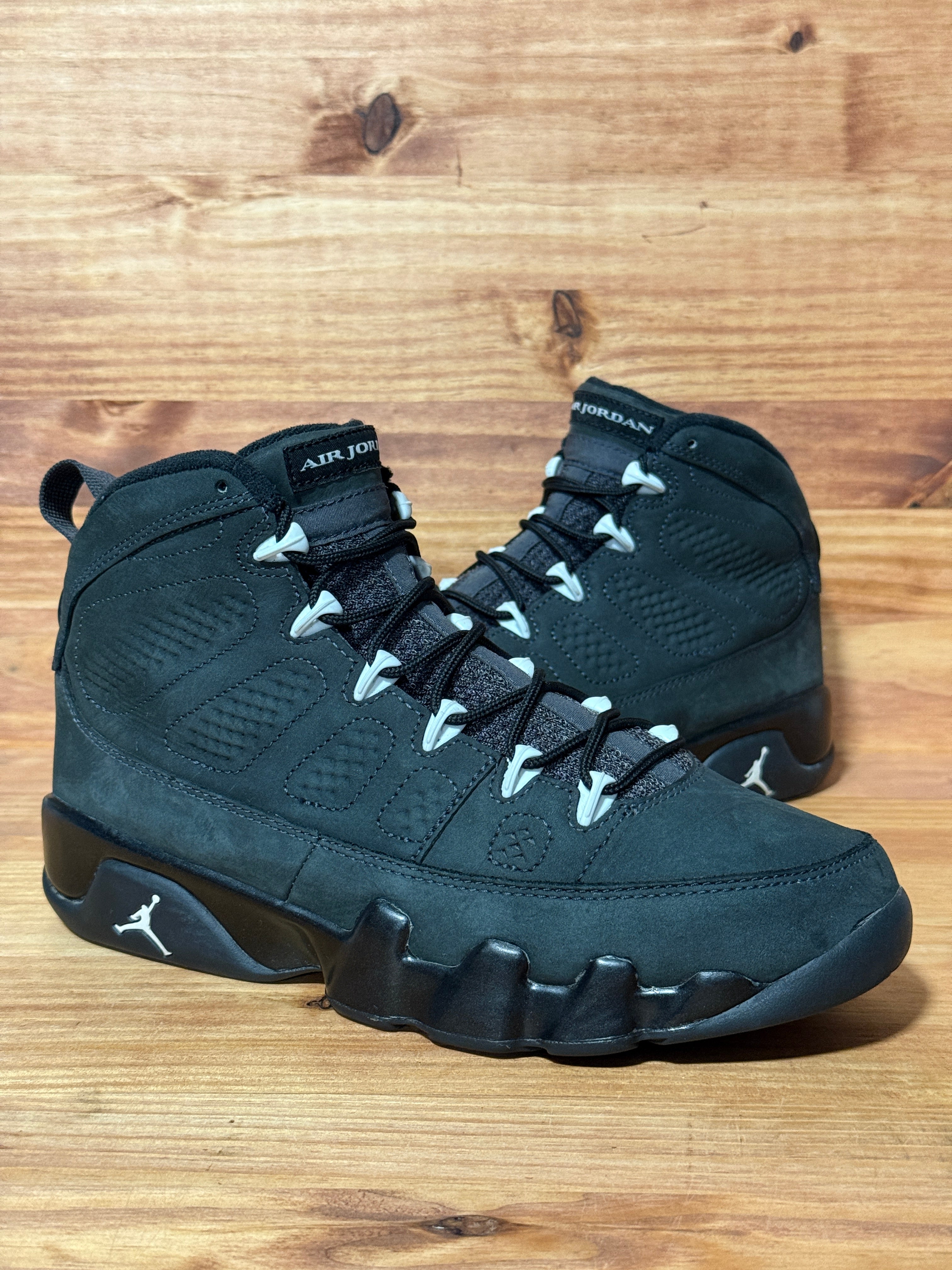 Jordan 9 Retro Anthracite