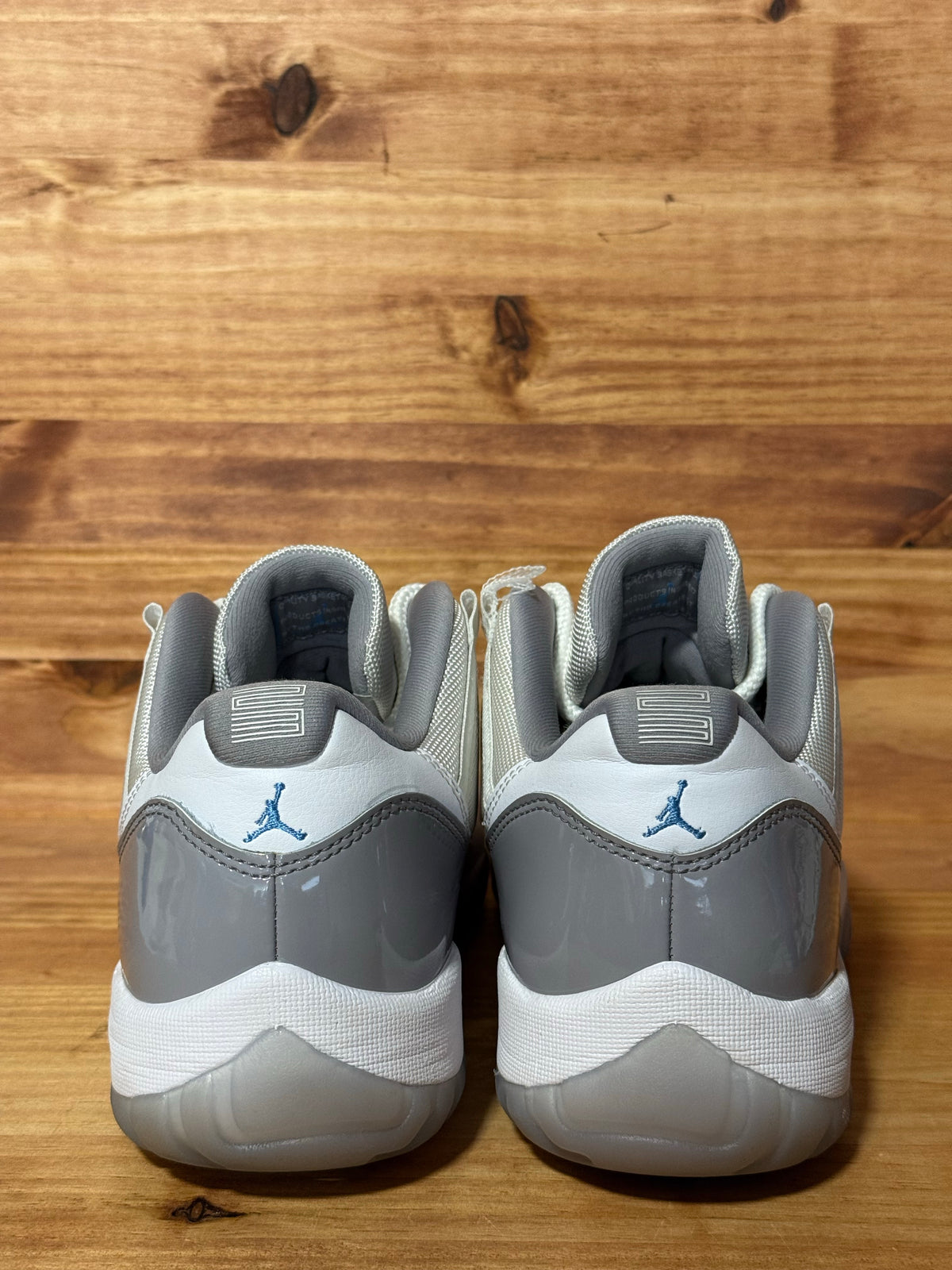 Jordan 11 Retro Low Cement Grey