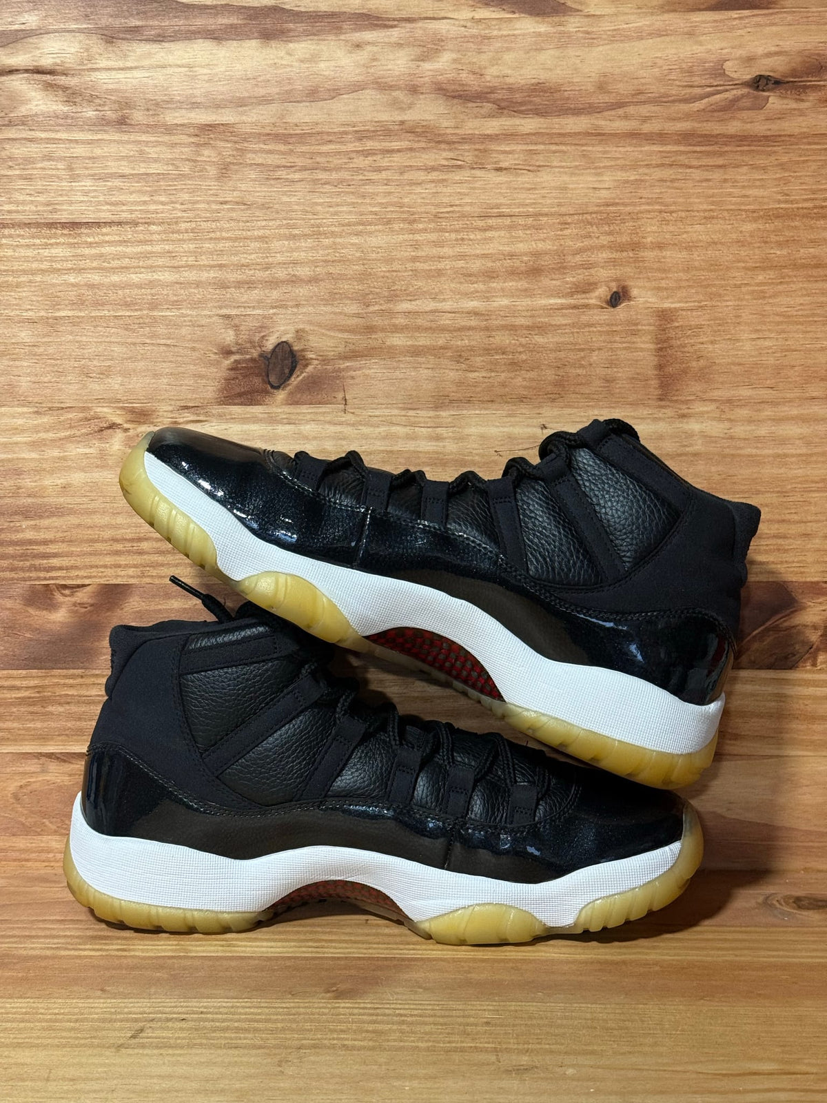 Jordan 11 Retro 72-10 - Size 11.5