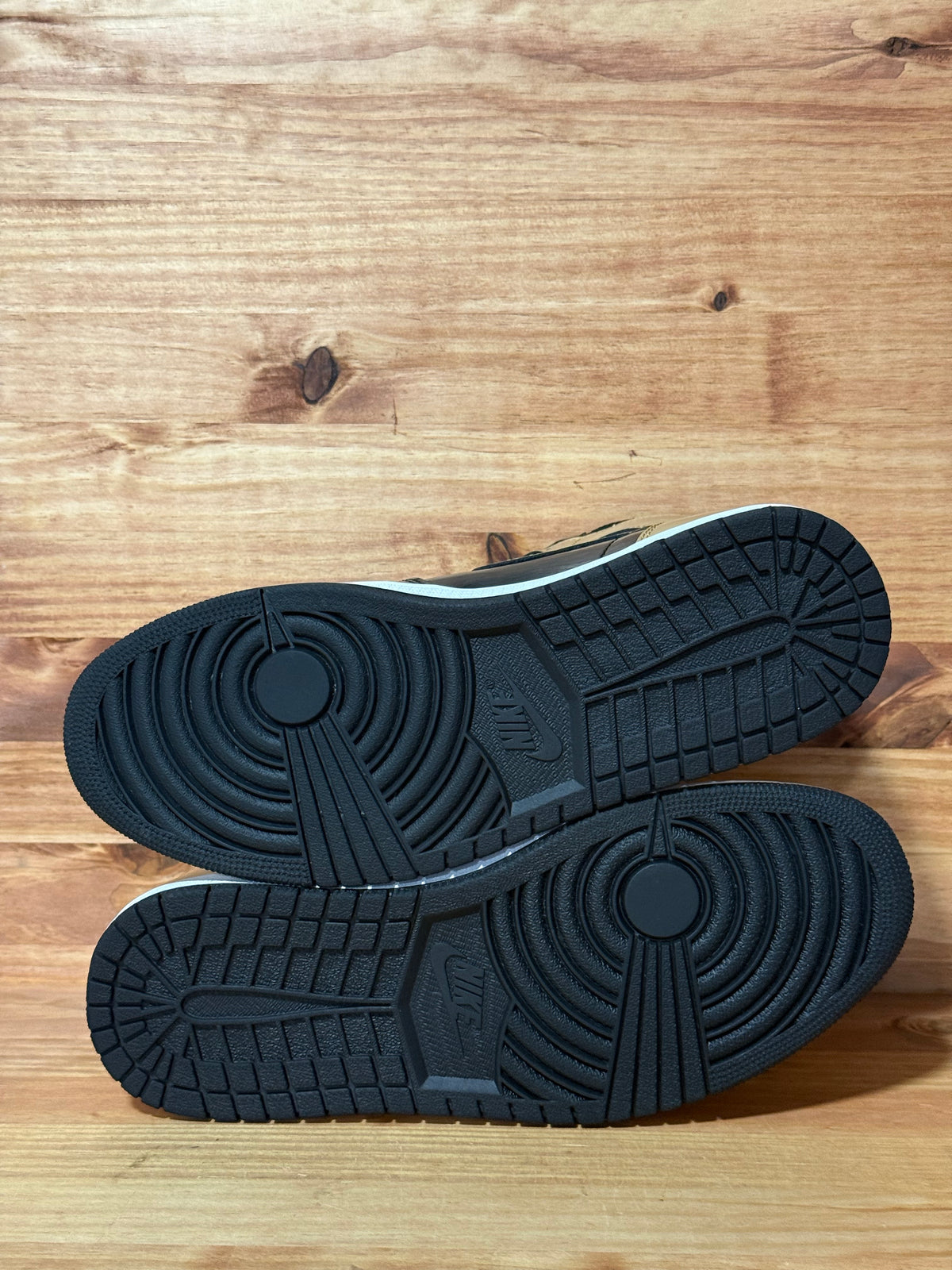 Jordan 1 Retro High NRG Patent Gold Toe