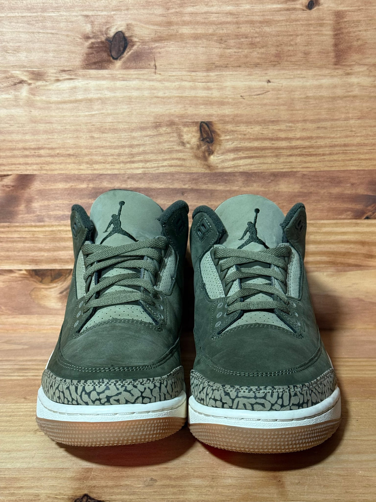 Jordan 3 Retro Family Affair - Size 9