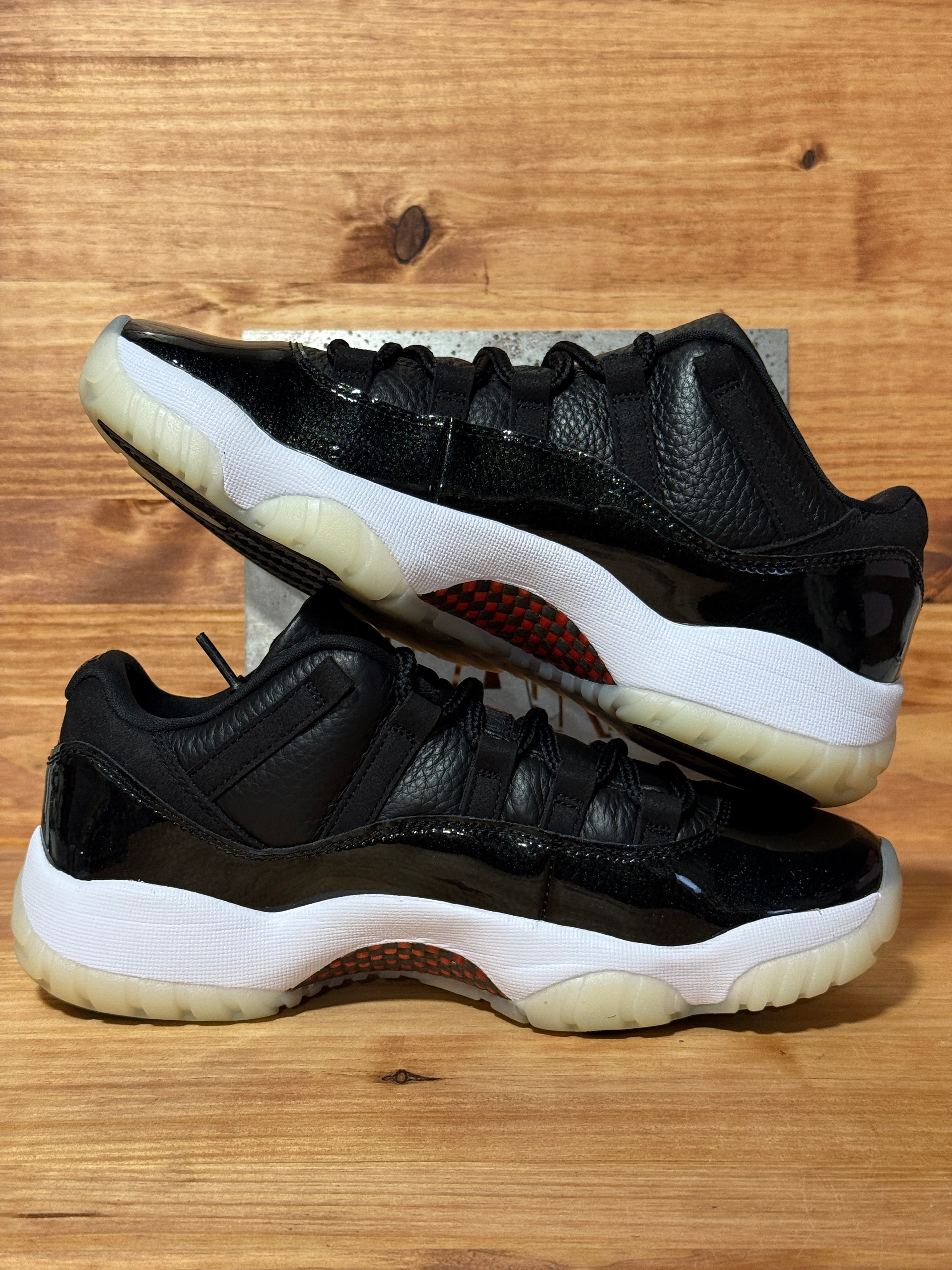 Jordan 11 Retro Low 72-10