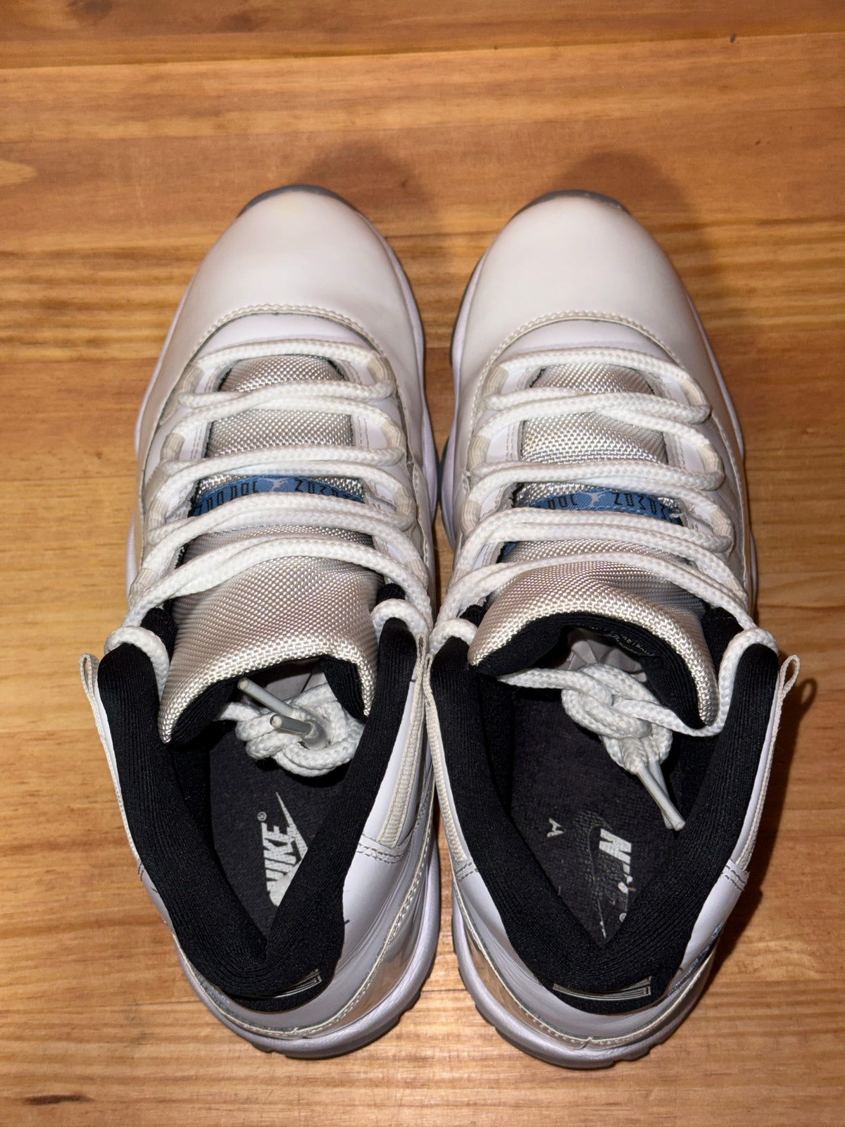 Jordan 11 Retro Legend Blue (2024) - Size 9