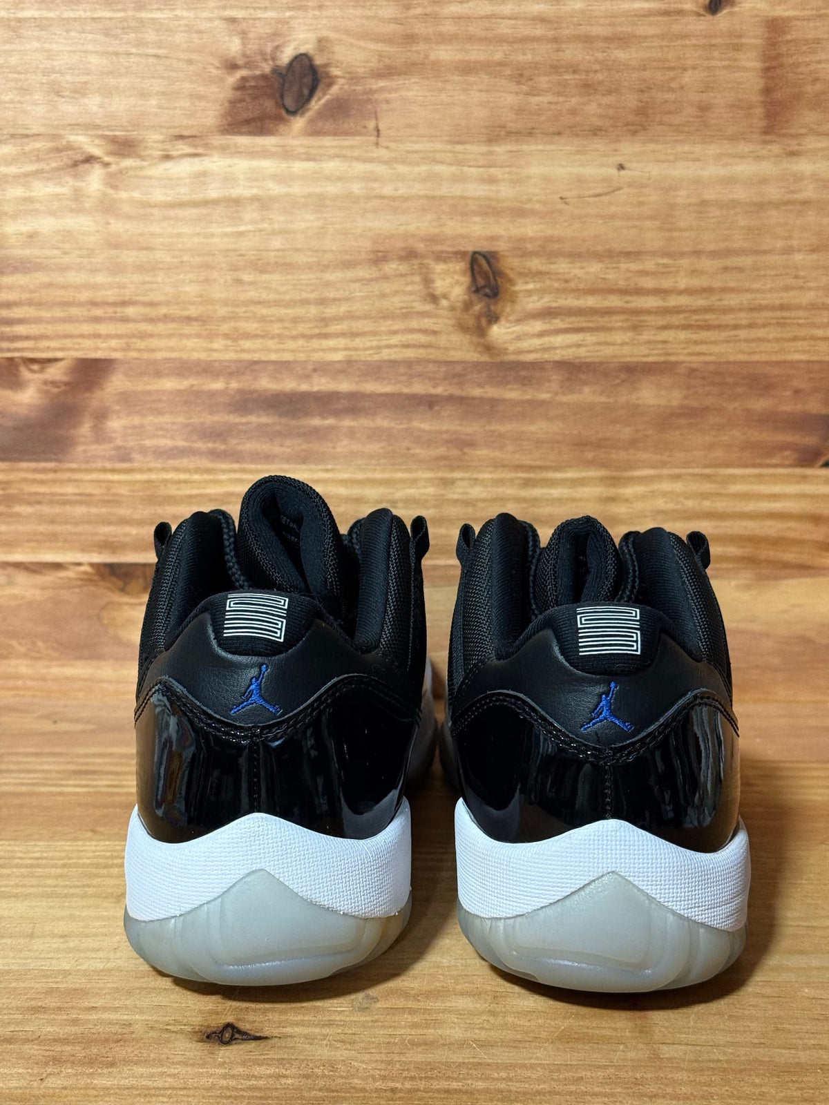 Jordan 11 Retro Low Space Jam - Size 9.5