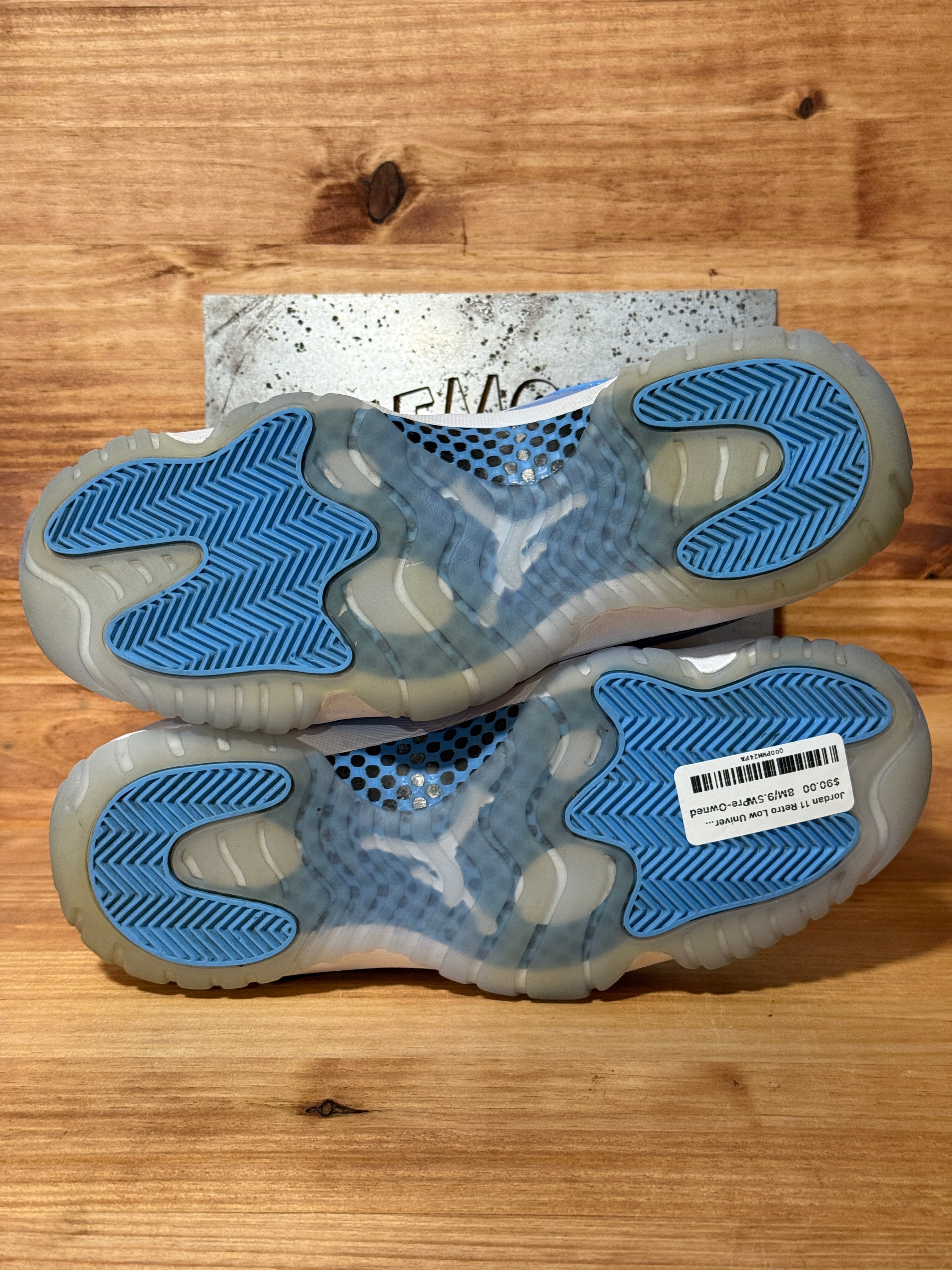 Jordan 11 Retro Low University Blue (2026)