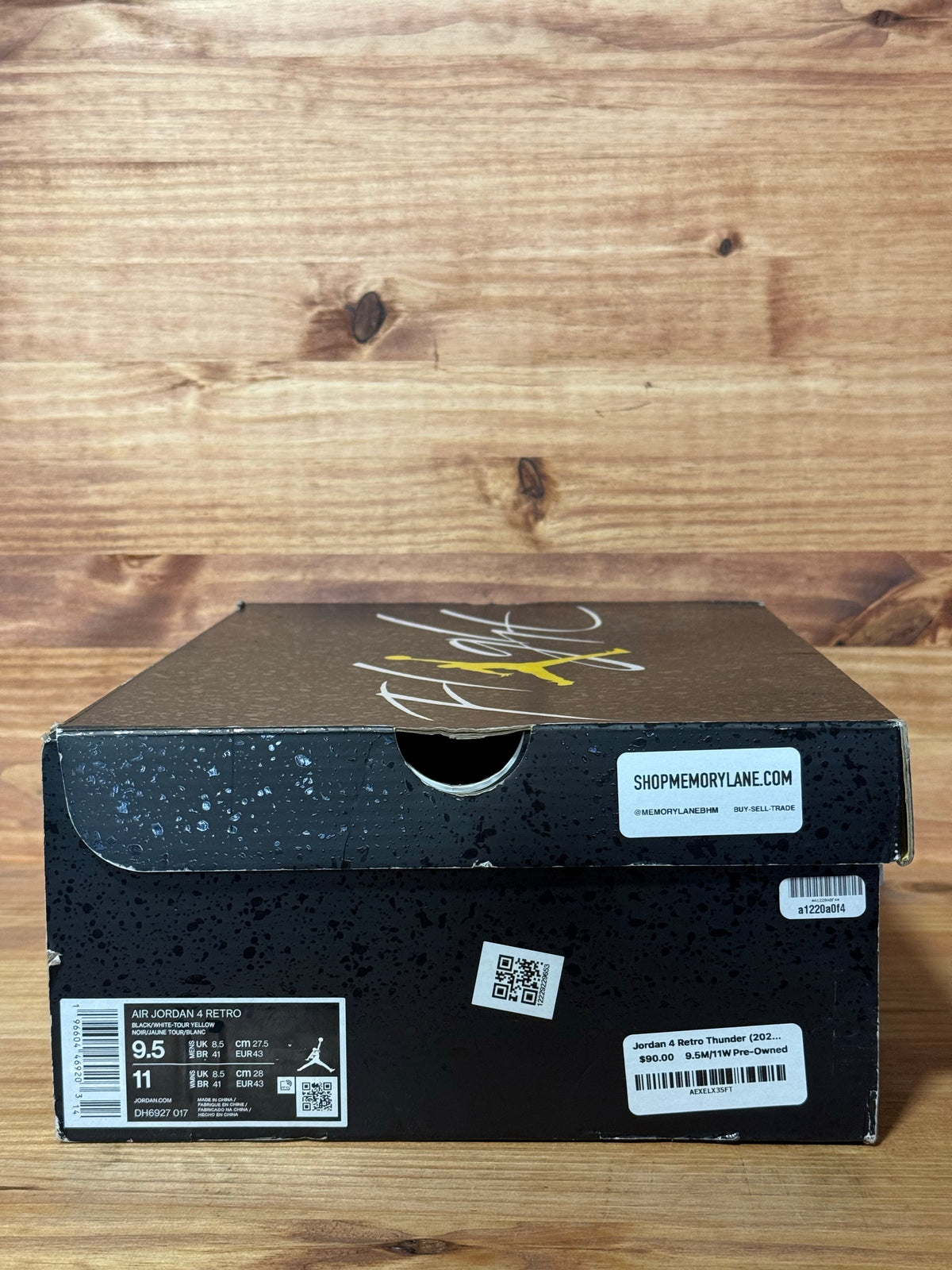 Jordan 4 Retro Thunder (2023)
