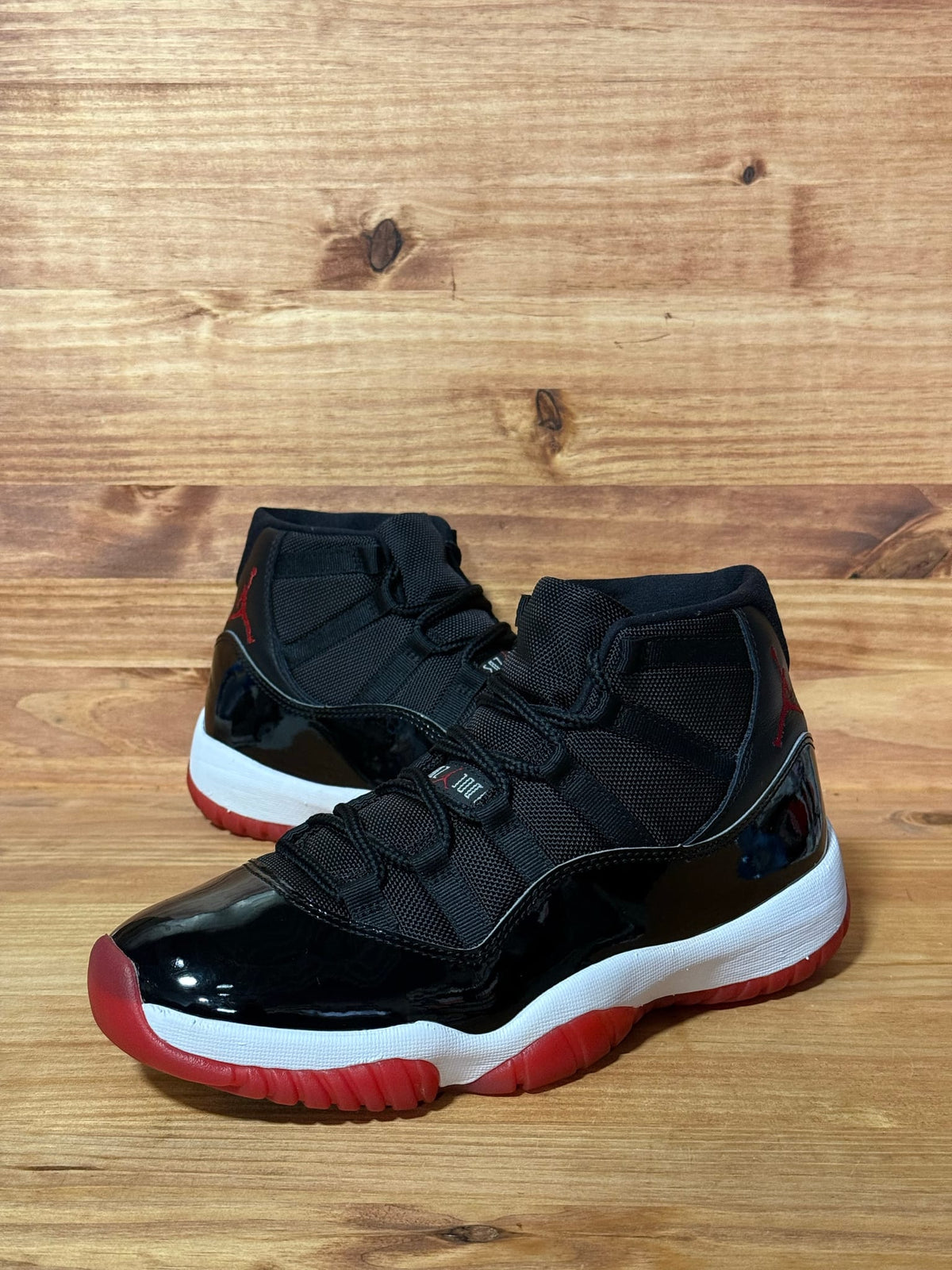 Jordan 11 Retro Playoffs Bred (2019) - Size 9