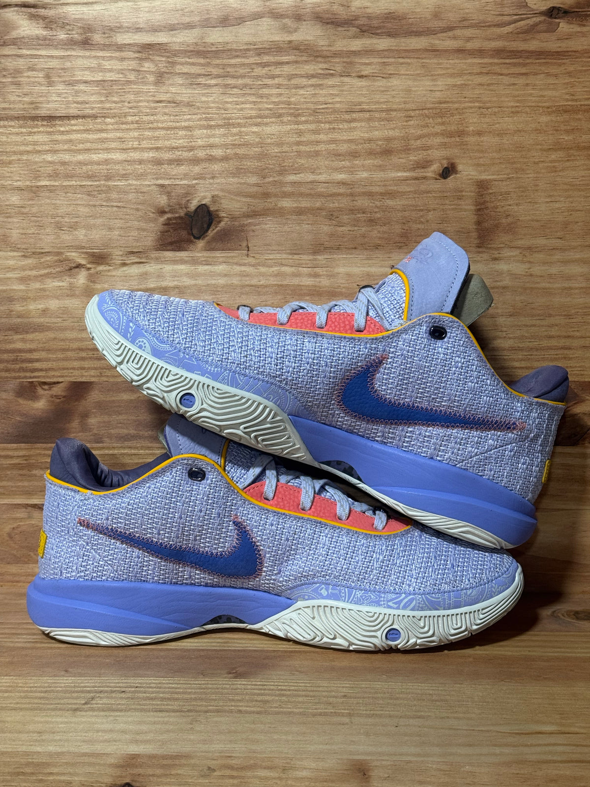 Nike LeBron 20 Violet Frost