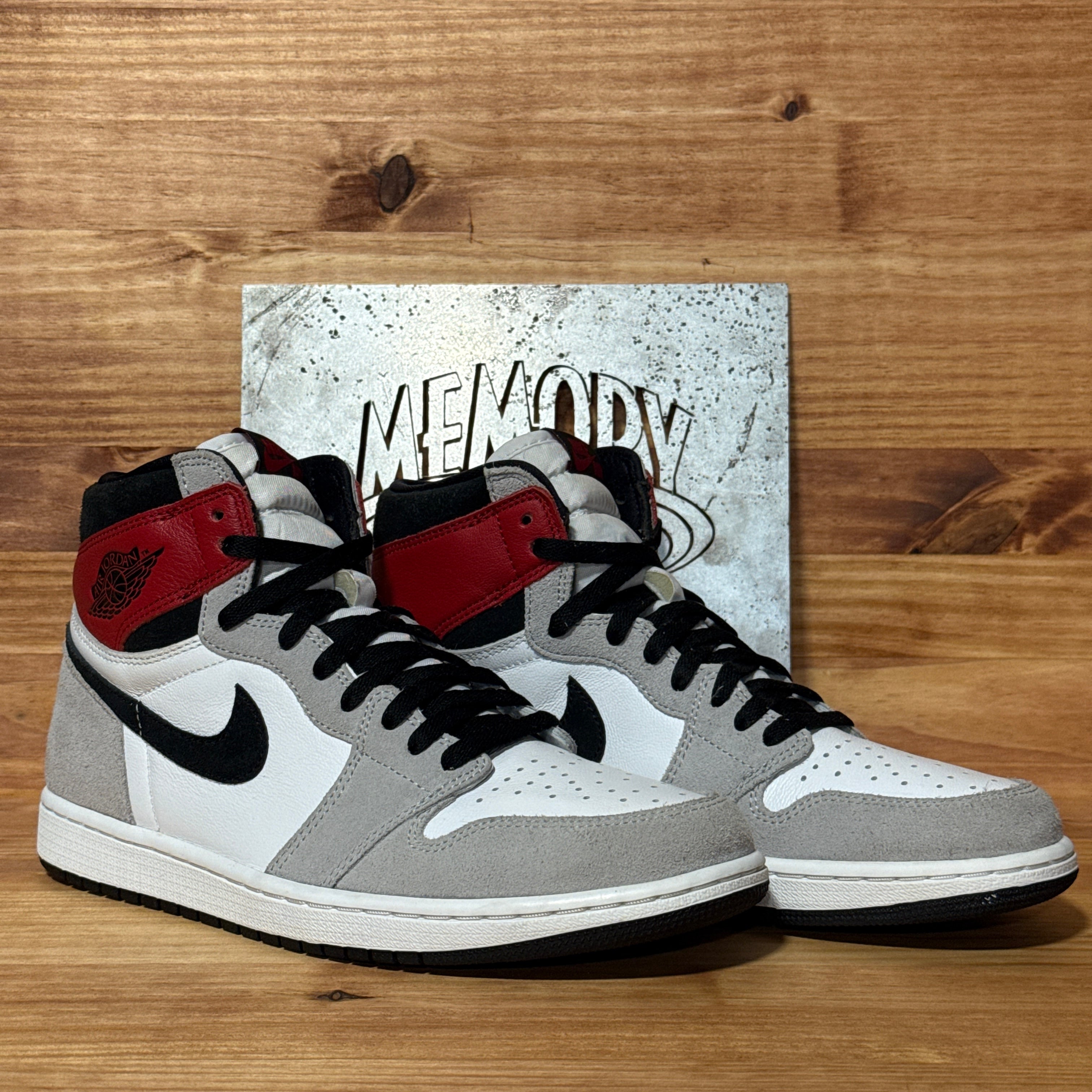 Jordan 1 Retro High Light Smoke Grey