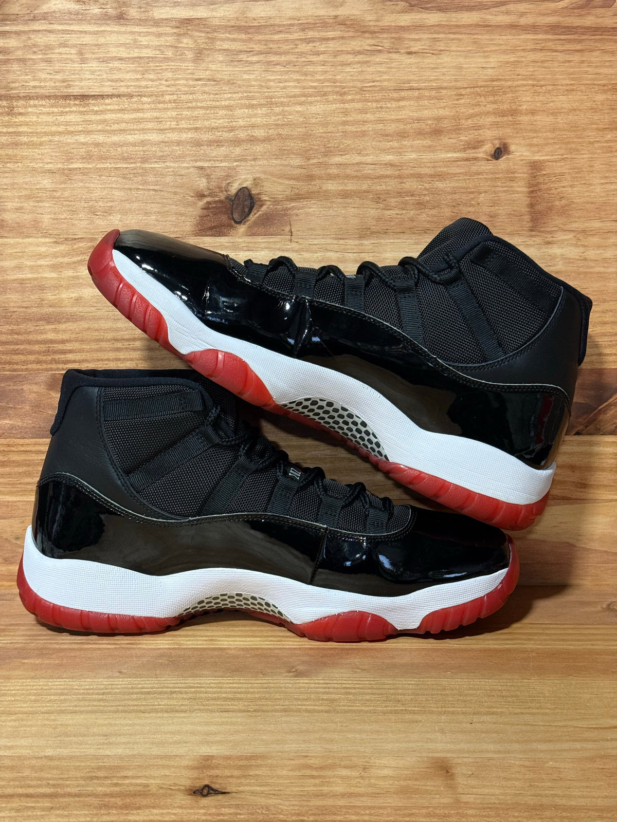 Jordan 11 Retro Playoffs Bred (2019)