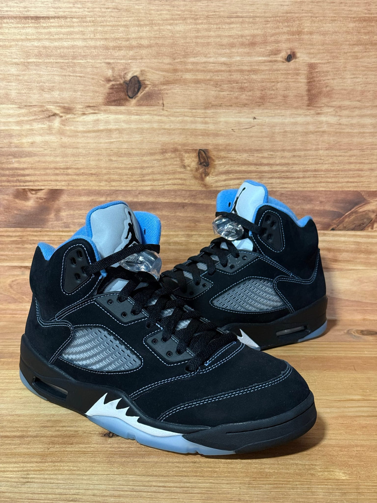 Jordan 5 Retro Black University Blue (2026) - Size 8.5